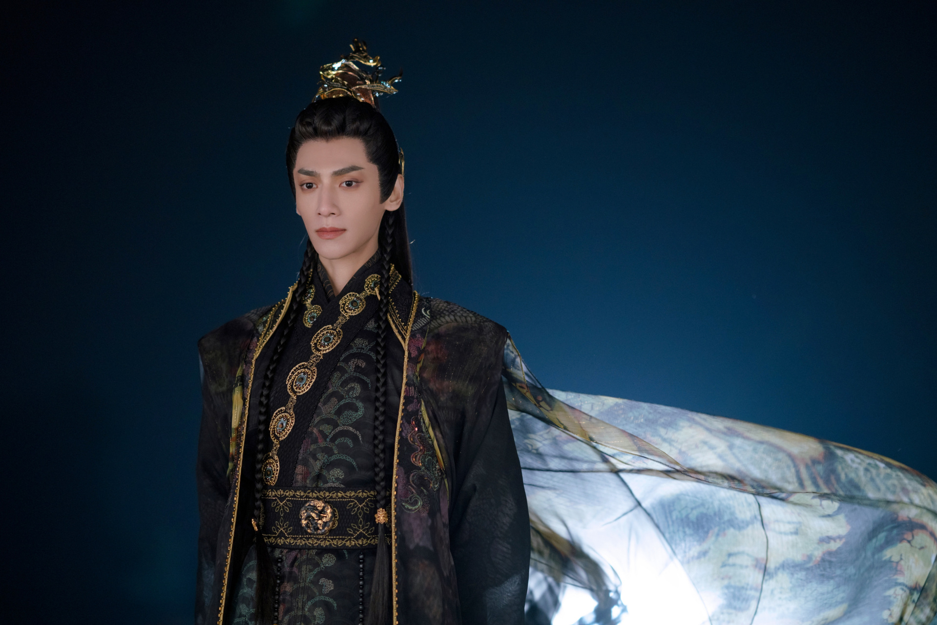 罗云熙 [浮云] #馍熙烬化日记# 【应有烬有补给仓】 危机浅现,心结难