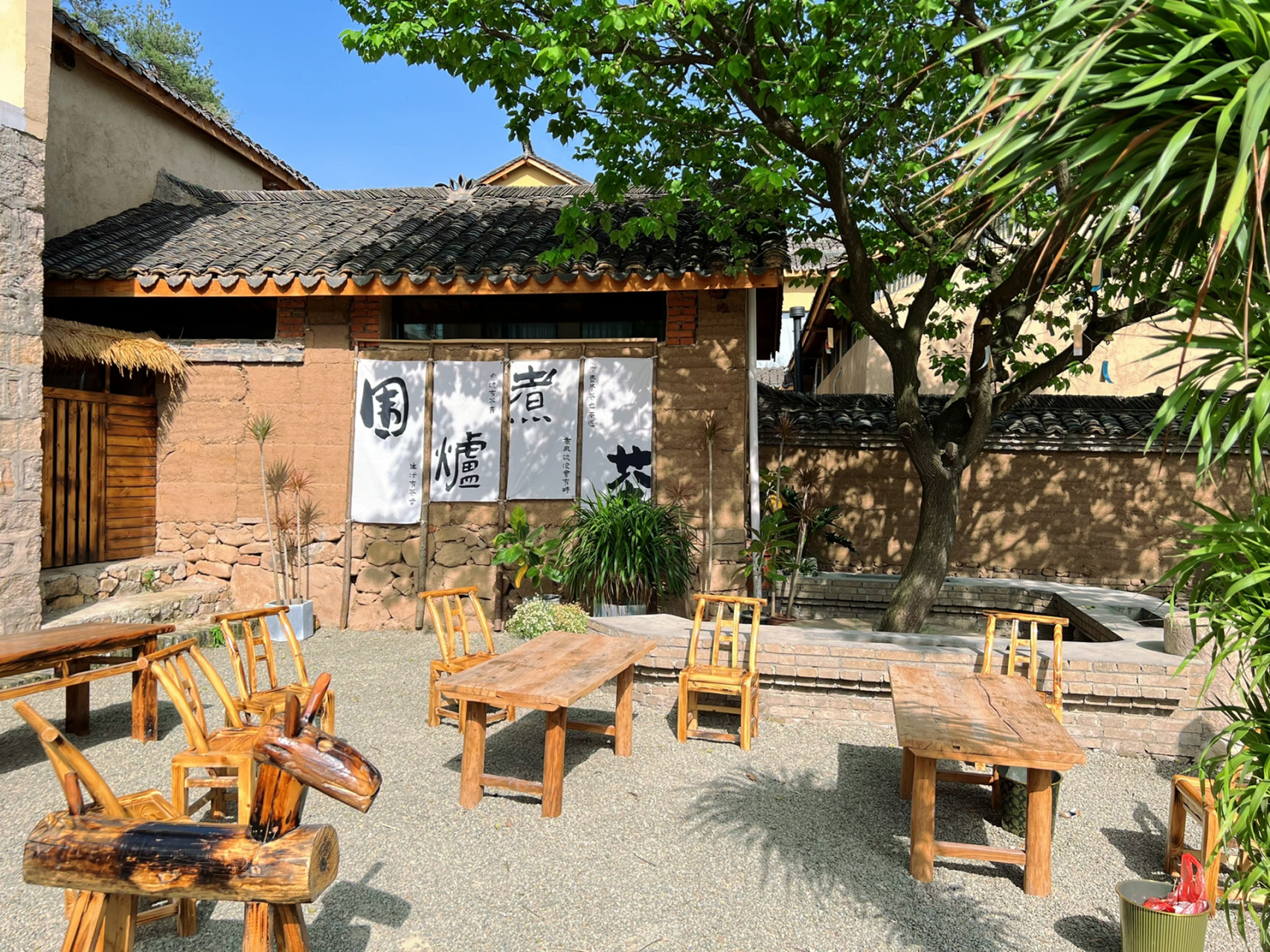 信阳吧 吉小象何家寨营地 帐篷民宿/天空之镜/滑道漂流/魔毯 文新茶村