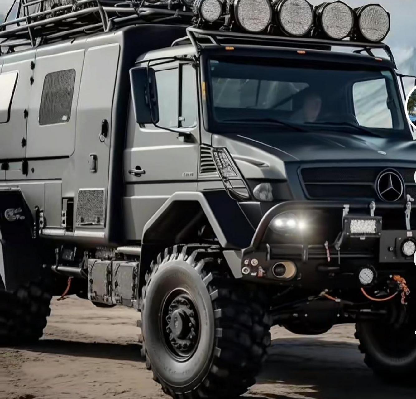 乌尼莫克四驱越野房车接受预定床车 房车厂家