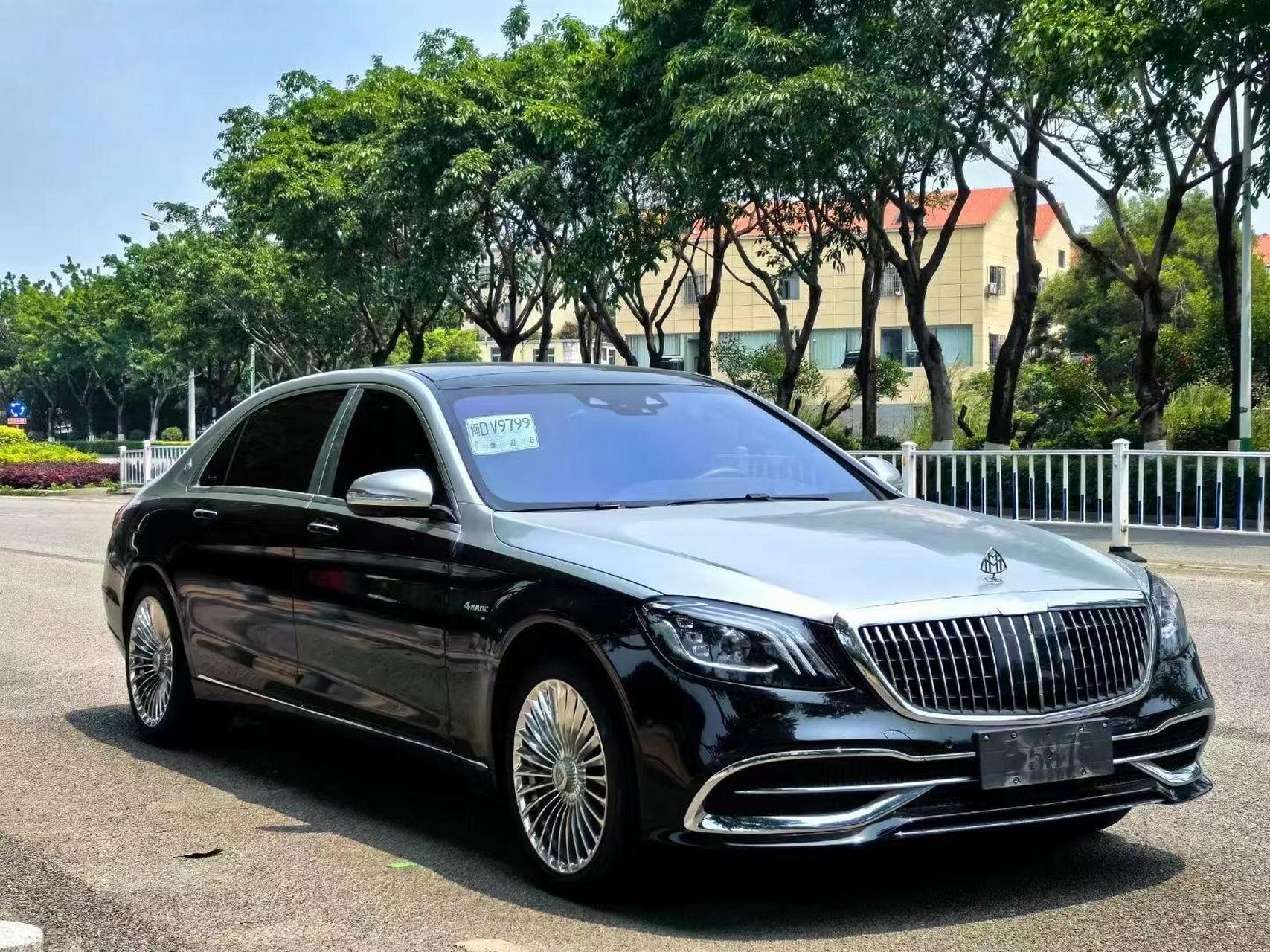 18年奔驰迈巴赫s450 双拼色棕内  成色极品 配置到顶  内饰9成新 公里