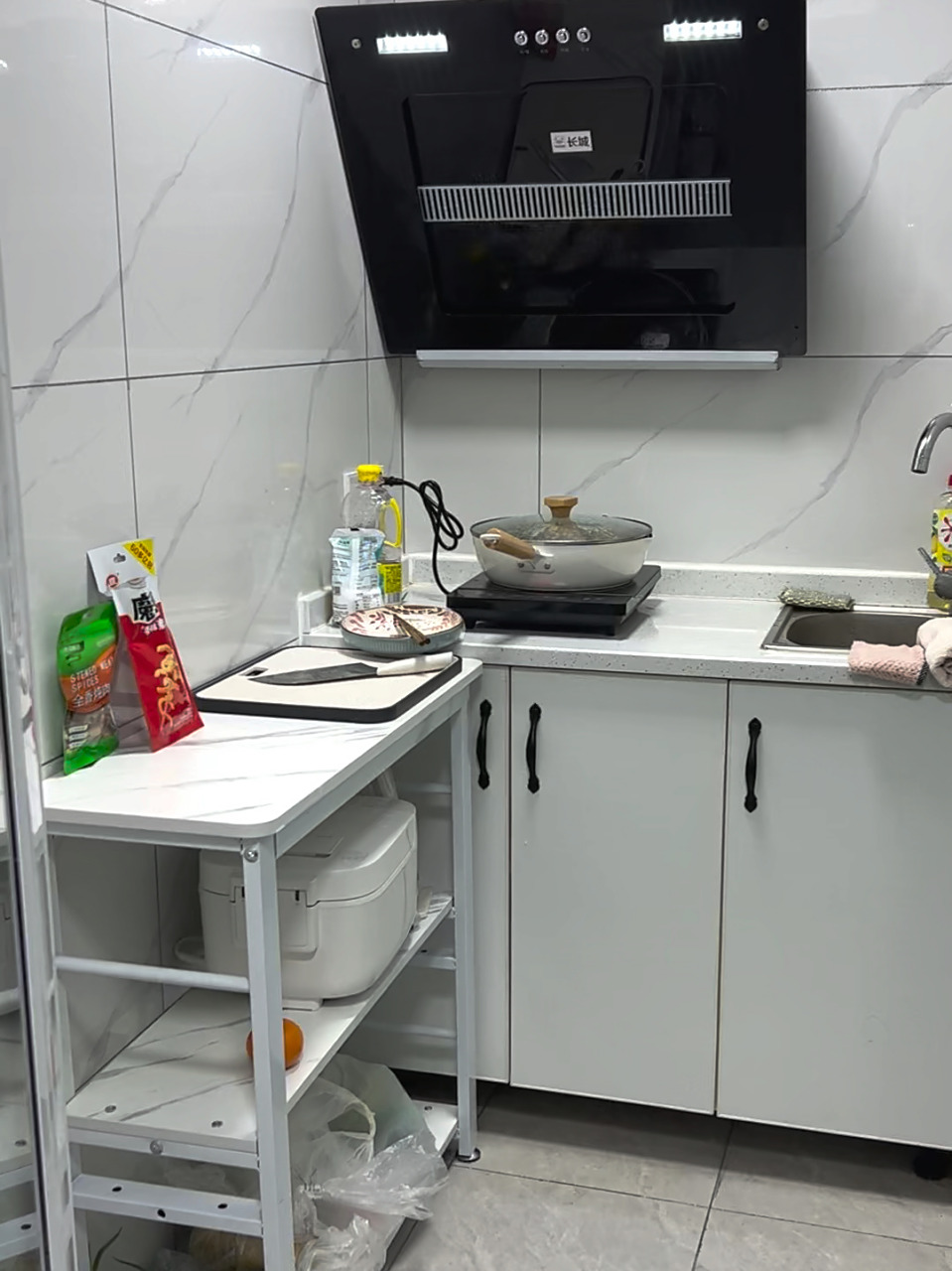 我的1平米迷你小厨房 这就是我平时做饭的小厨房 今天新到的厨房