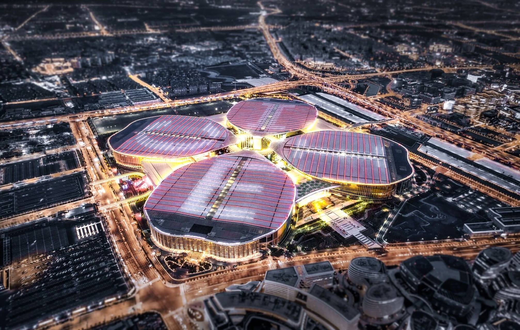 国家会展中心(上海)是中国国际进口博览会(简称"进博会")的举办场馆