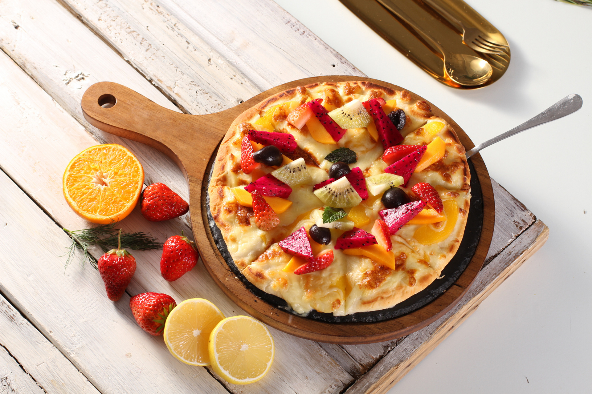 吴忠美食#披萨合集 夏威夷披萨 香辣牛肉披萨 香煎深海大虾披萨 水果