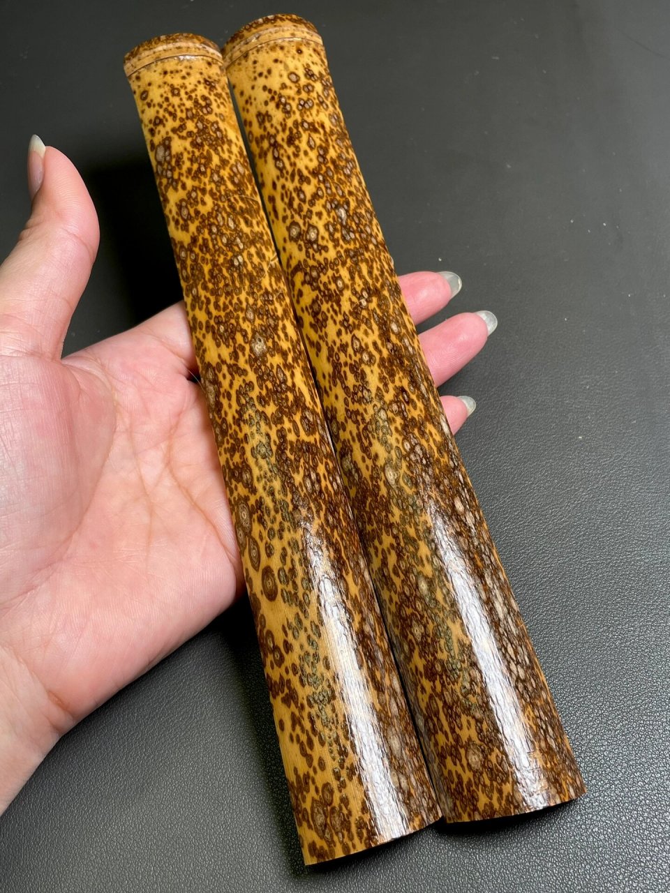 梅鹿竹扇料 一对收藏级老梅鹿竹扇料,存放几十年的湖南老梅鹿竹,自然