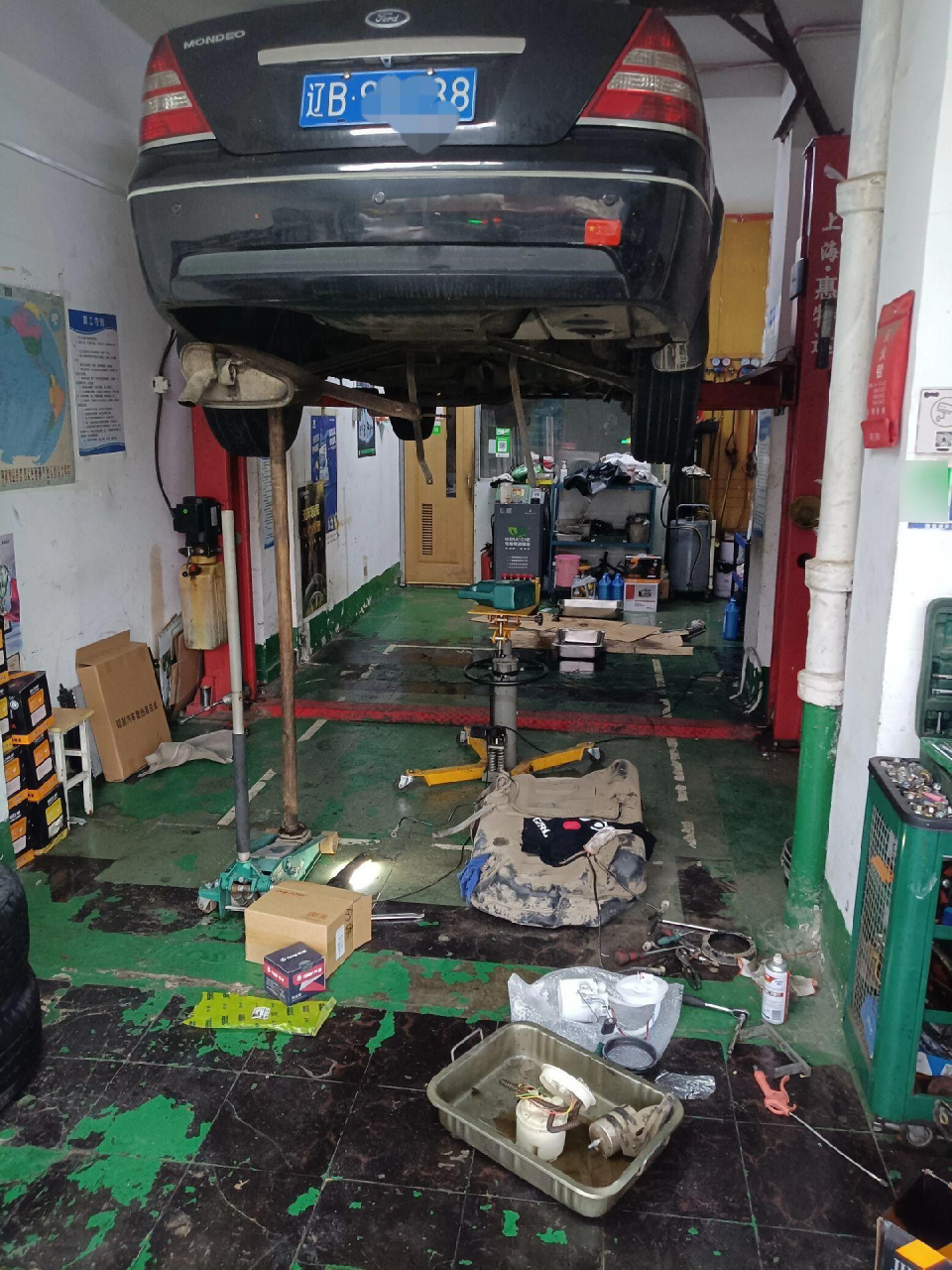 老款蒙迪欧更换油泵,碳罐电磁阀