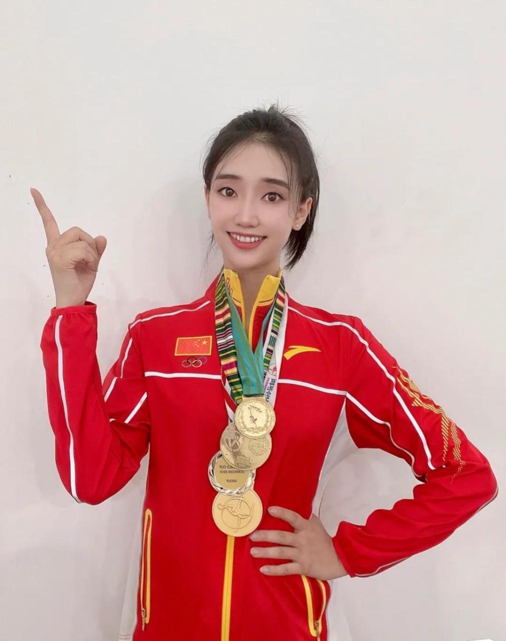 体操女神舒思瑶被点名,自称世界冠军,中国体操协会回应:假的!