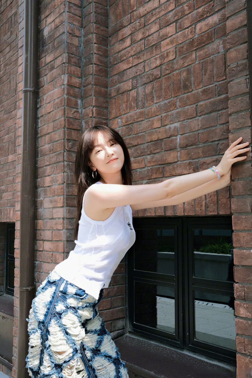 《长相思》里的防风意映就是跑男第一季里武大校花黄灿灿呀,没人觉得