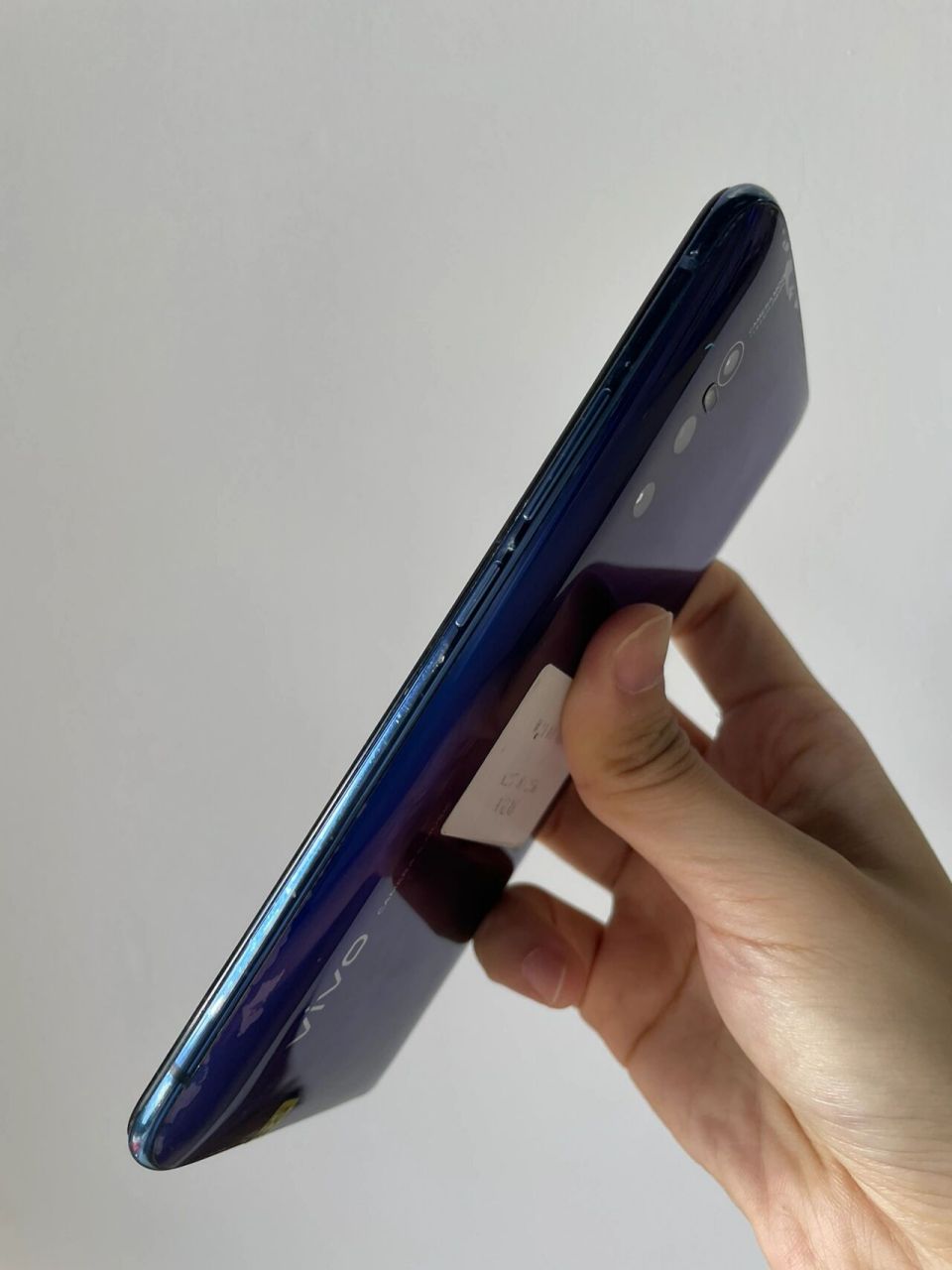 vivo x27 8 256 二手手机 图片均为实拍,成色如图所示,正常使用痕迹
