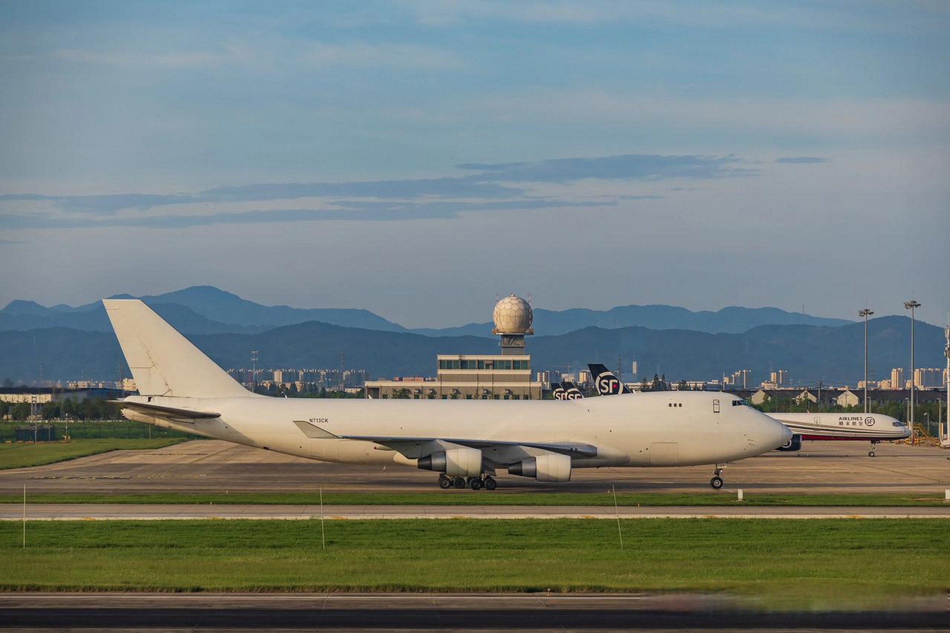 波音747大白鹅图片
