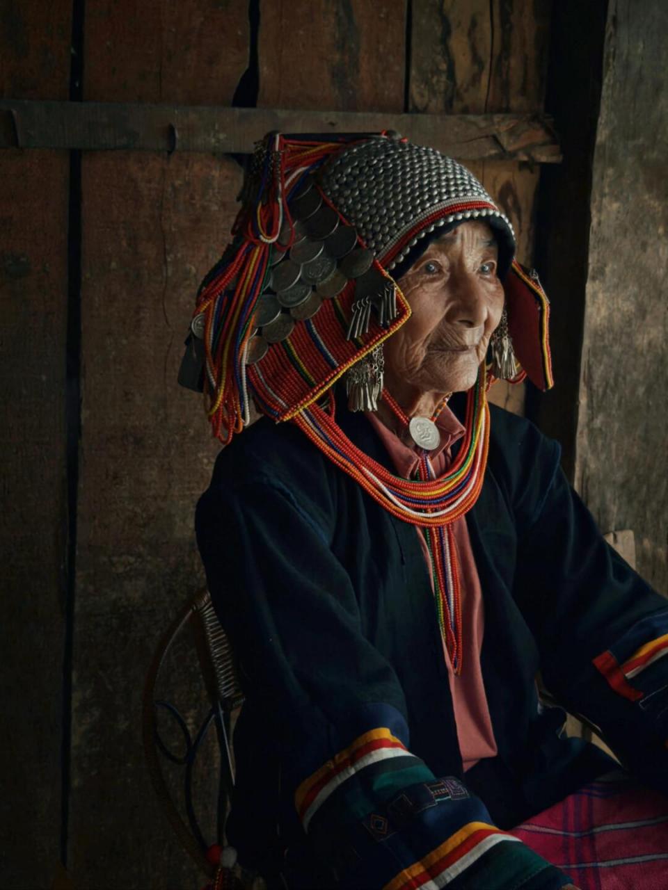 这次来到云南勐海一个阿卡族村落里拍摄 经奶奶及其家属同意,拍下了