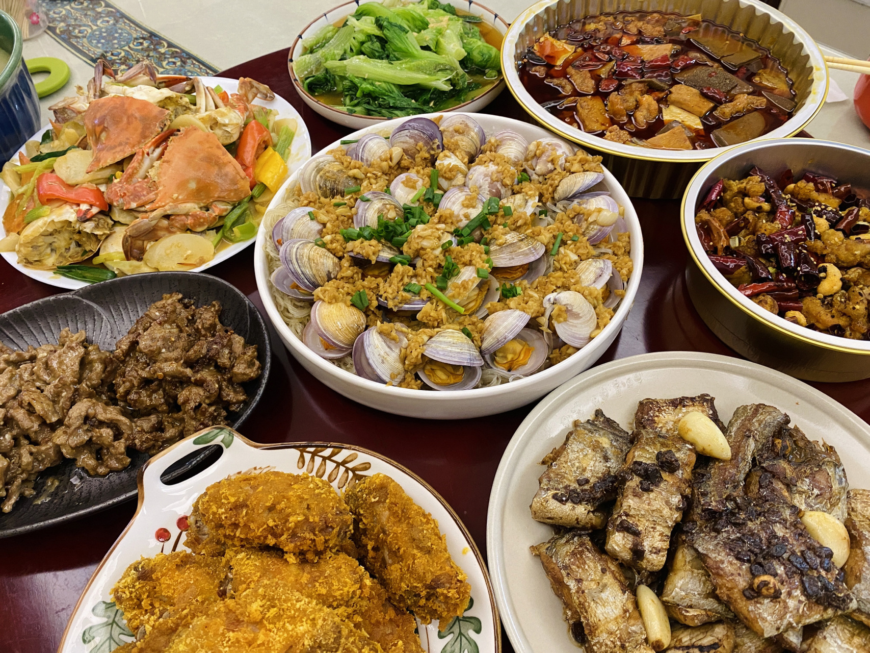 八菜一汤……家常菜 看着你们把菜全部消灭就很开心啊