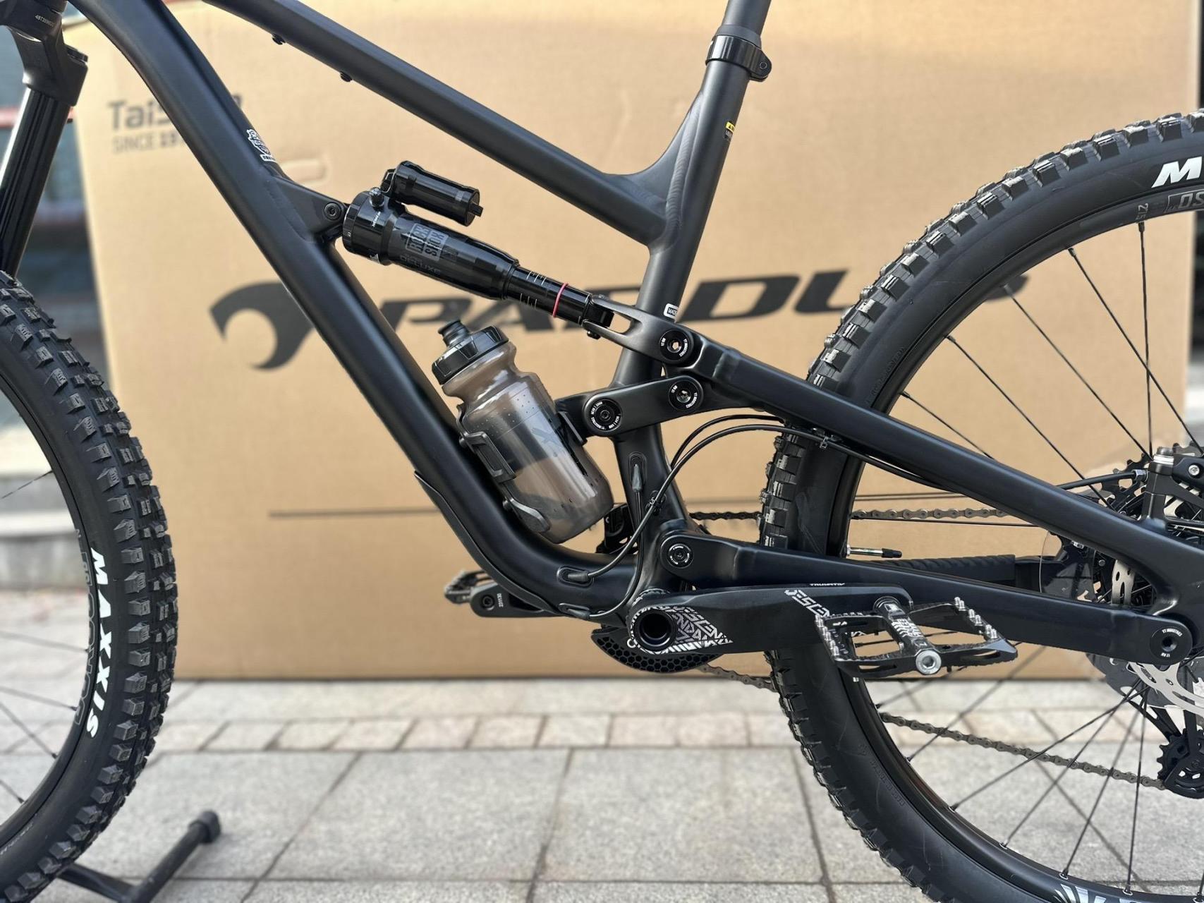 2024 yt capra core1 铝合金 mx279/ 29寸 耐力型enduro 山地车 交付