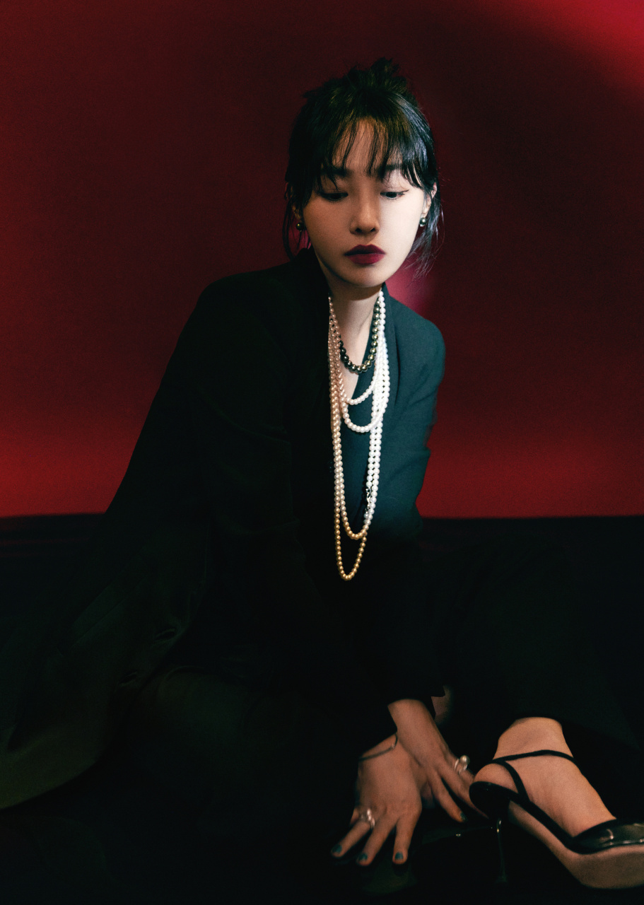 白百何,暗黑风格穿搭写真