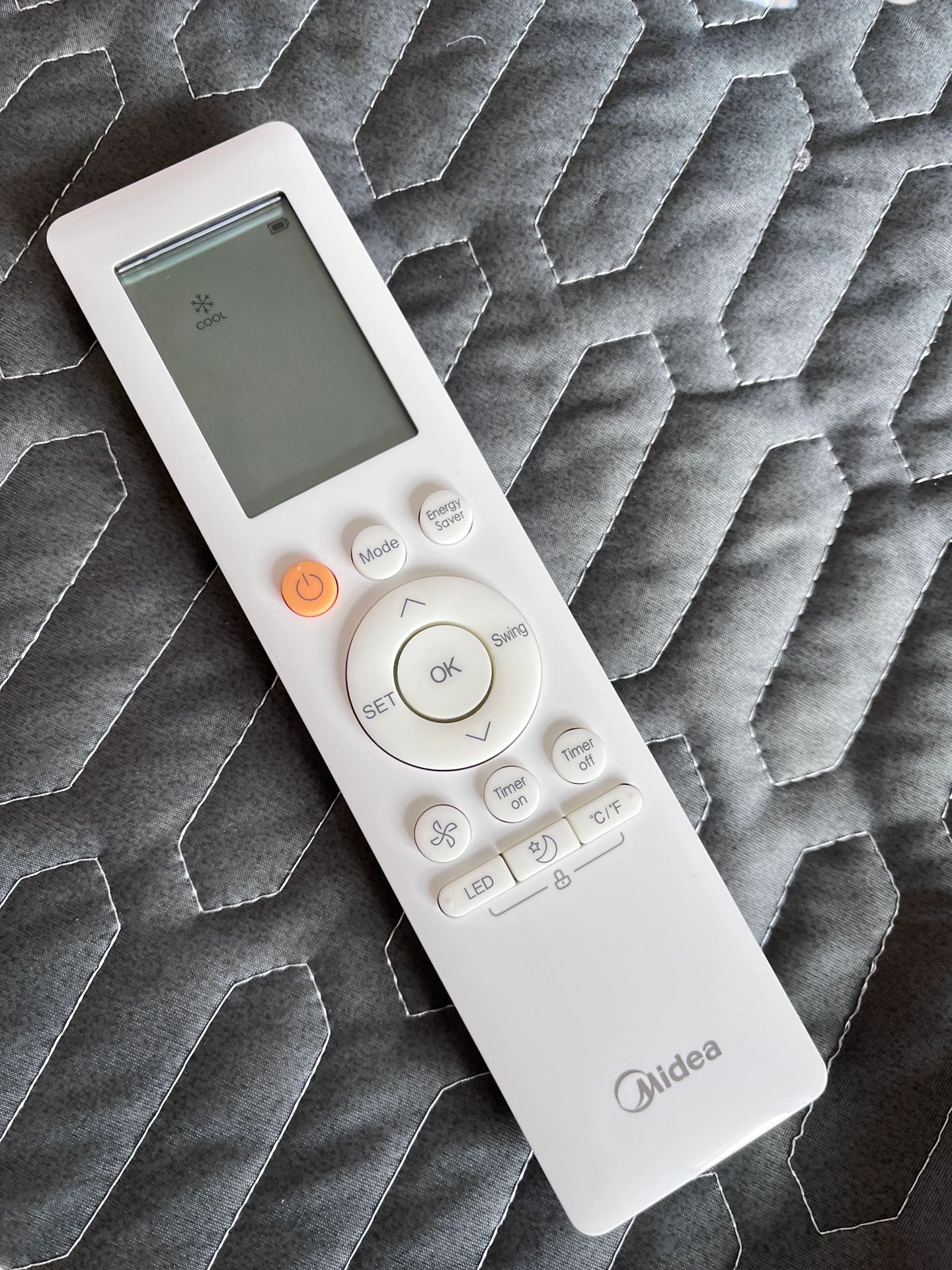 midea美的u型窗机空调 搬来纽约快5年前前后后用了三四种窗机空调,这