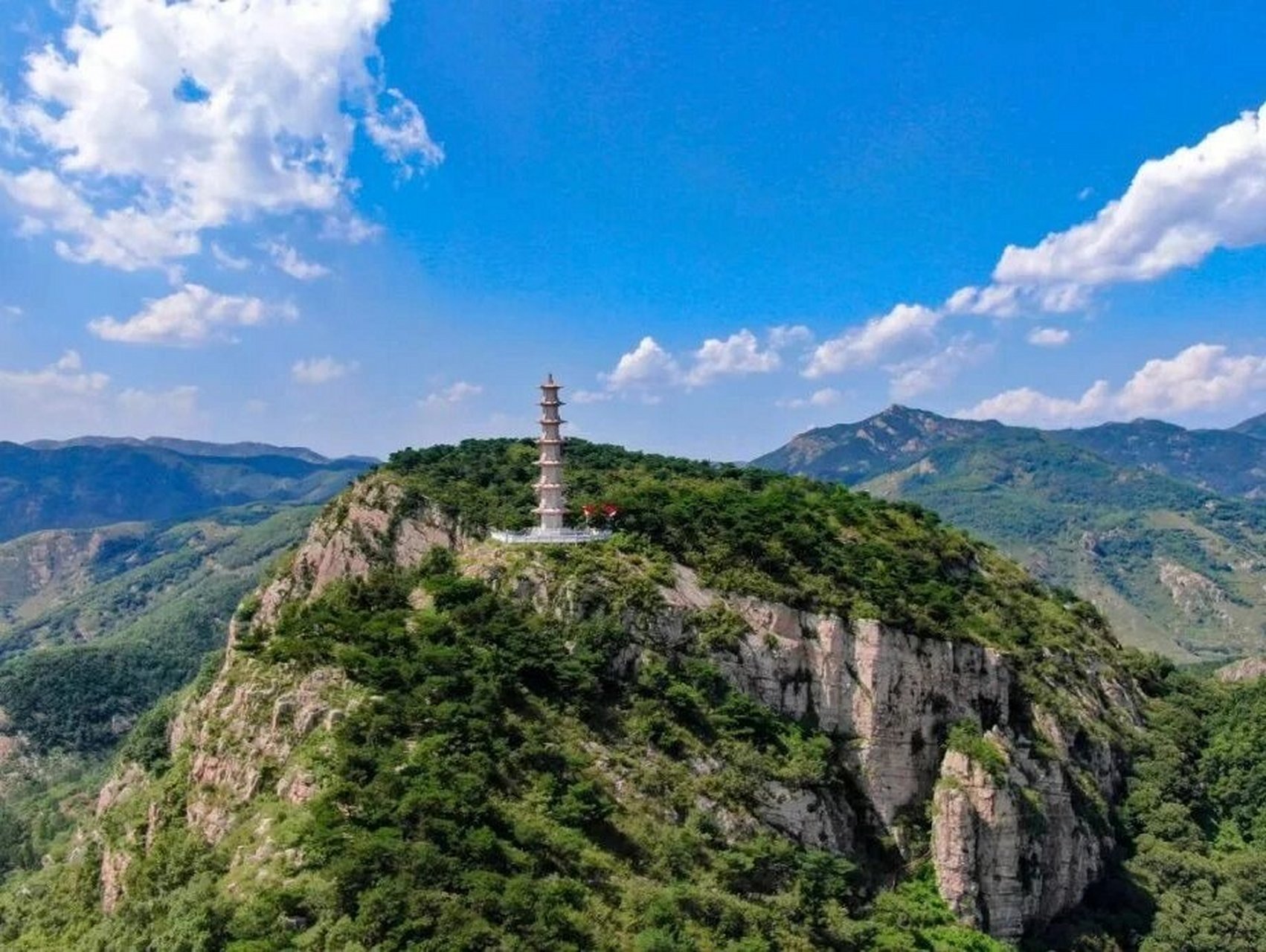 来我家乡玩一天,日照龙门崮 龙门崮风景区地处风光秀丽的日照市东港区