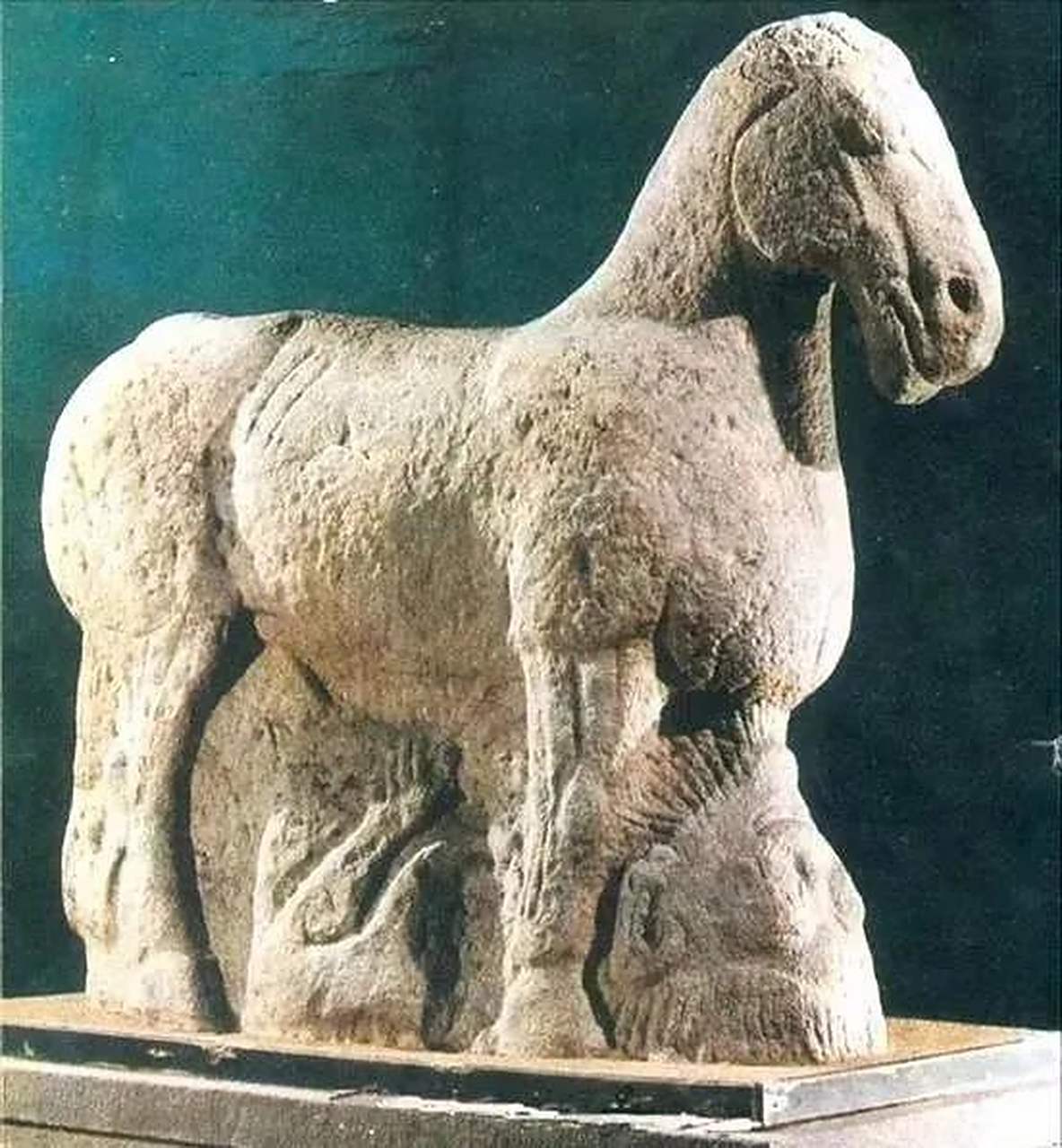 西汉茂陵霍去病墓之大型石刻,是一批具有无穷艺术魅力的古代石雕艺术