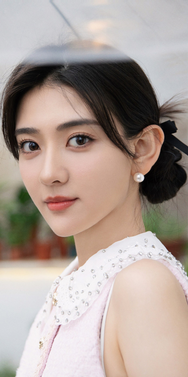 梁洁初夏小香风穿搭写真壁纸