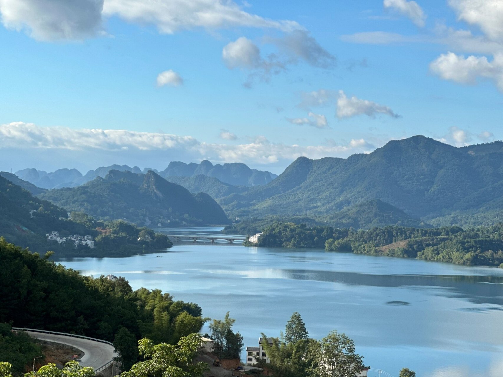 巴马瑶族自治县 巴马山水真是美