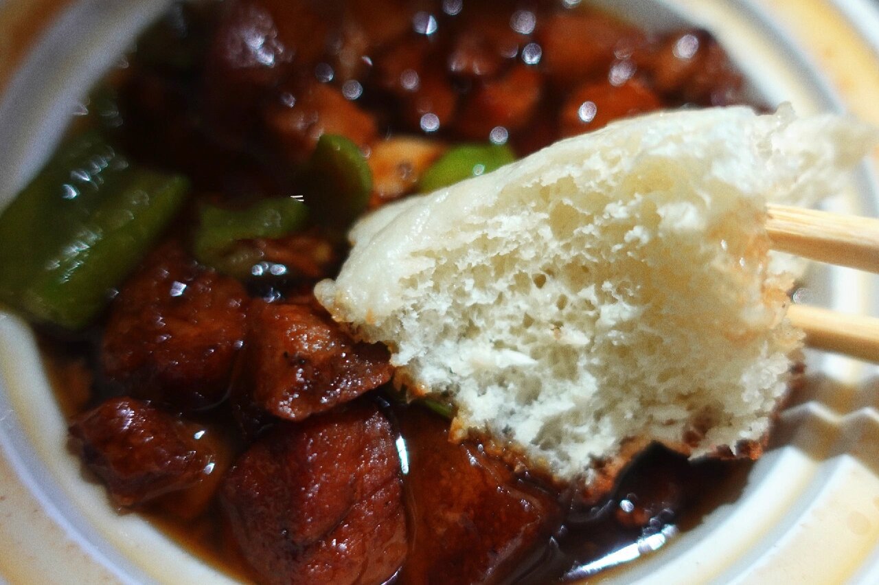 随州美食|汽水馍一块五比脸大,蘸肉汁绝了