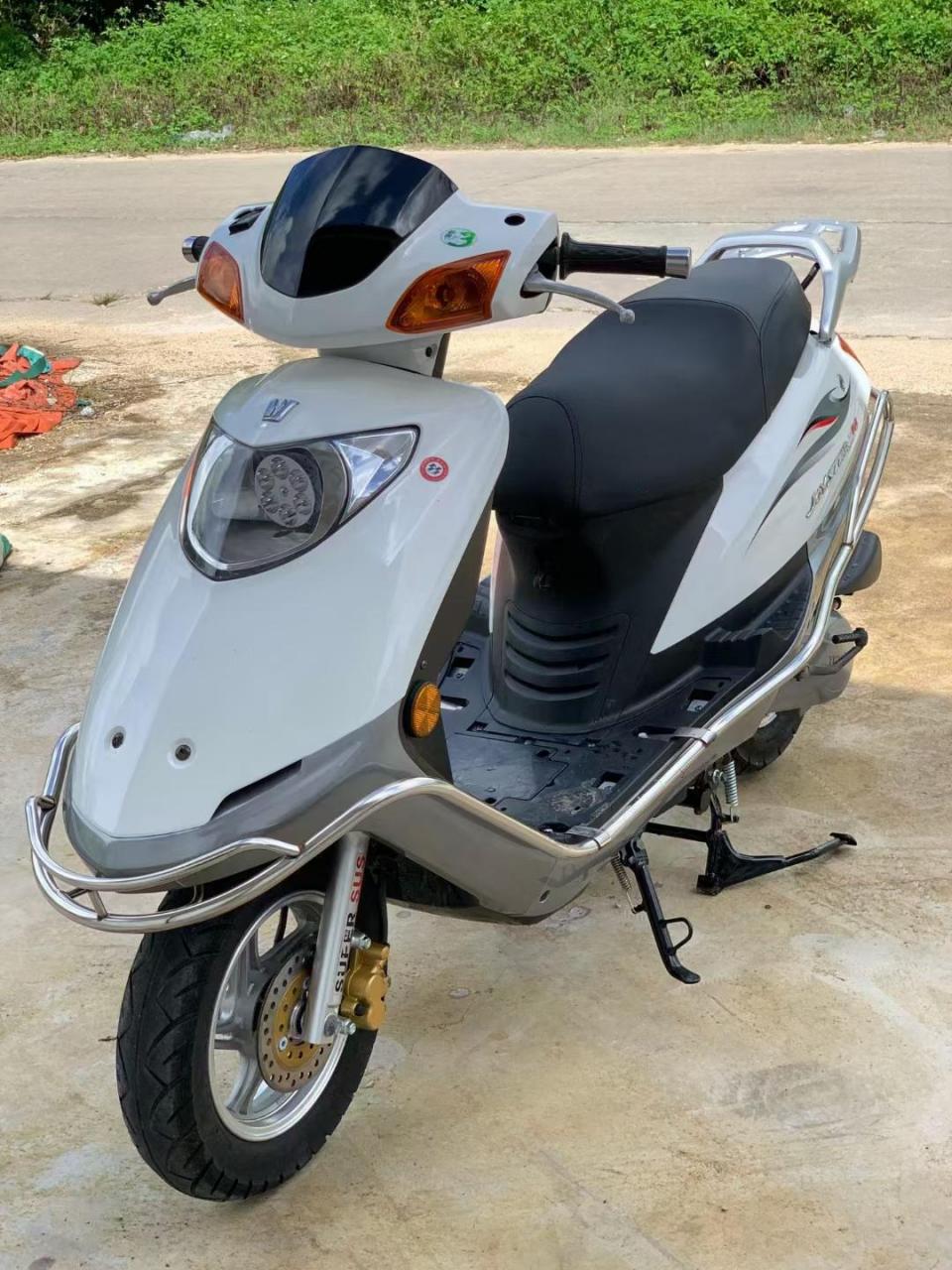 珍珠白-正品豪爵喜之星100cc