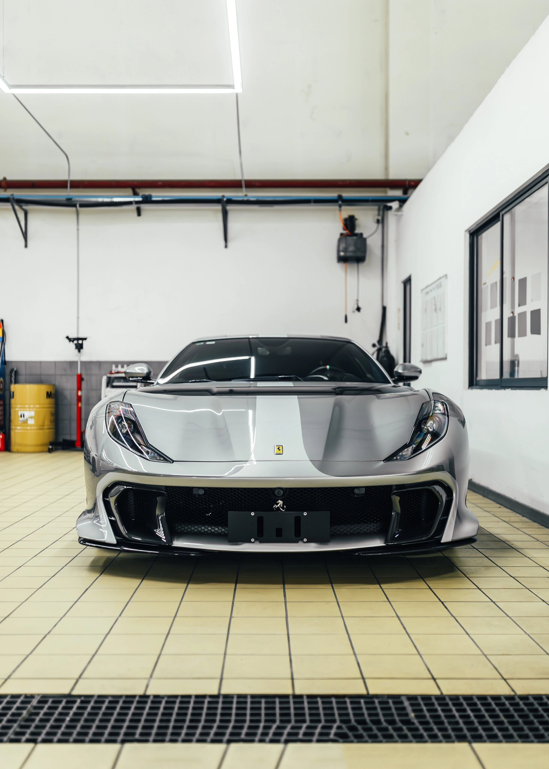 ferrari 812 competizione