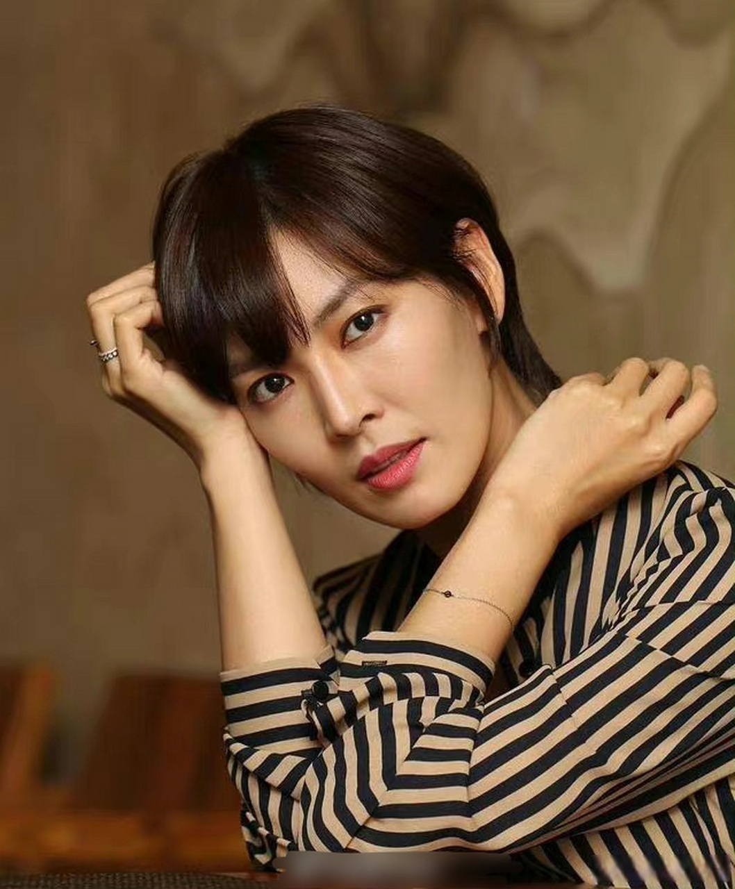 金素妍确认出演《九尾狐传2》,该剧发生在1930年代,金素妍饰演的柳