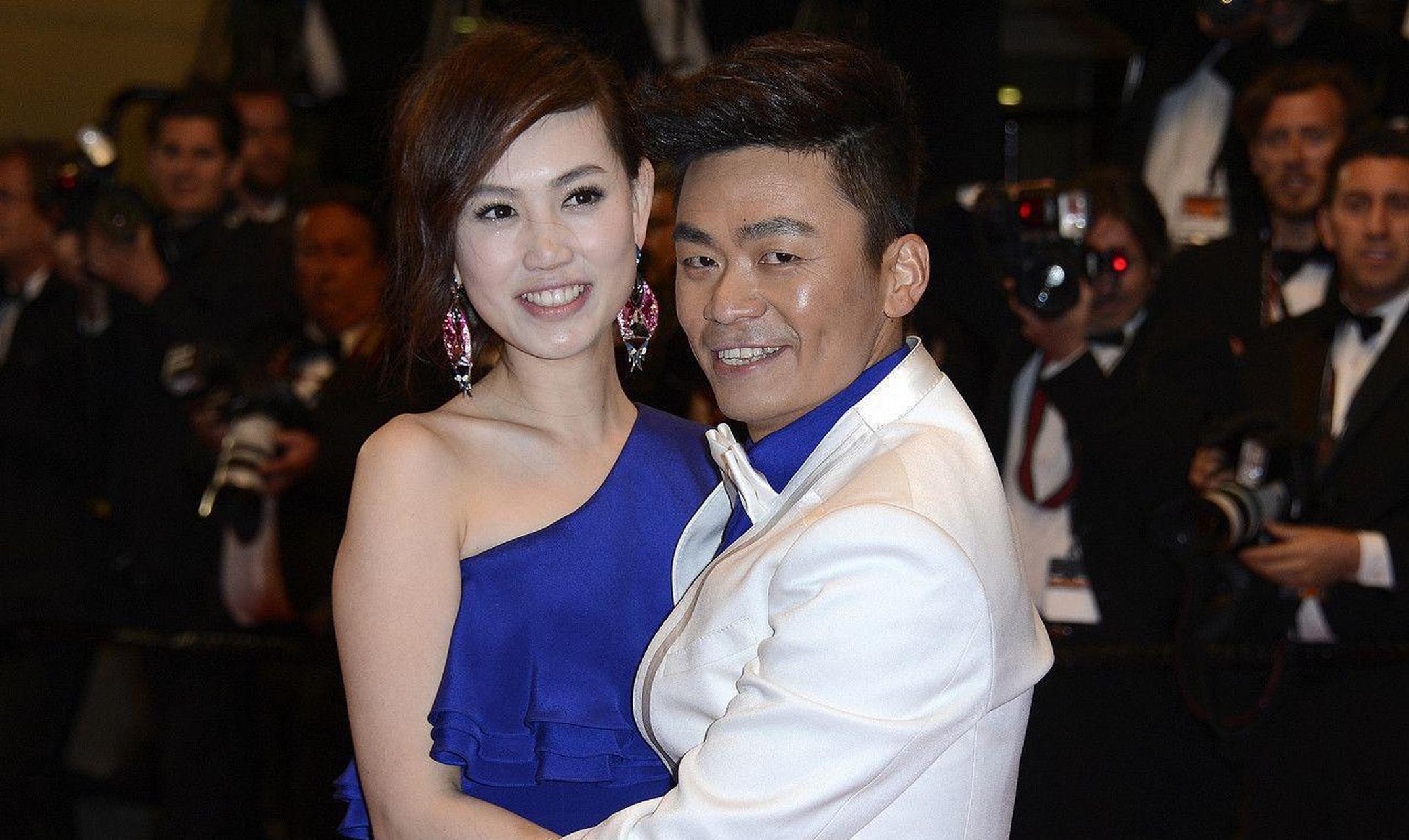 2016年王宝强在微博曝光前妻马蓉出轨经纪人宋喆,两人最后以离婚顾揪