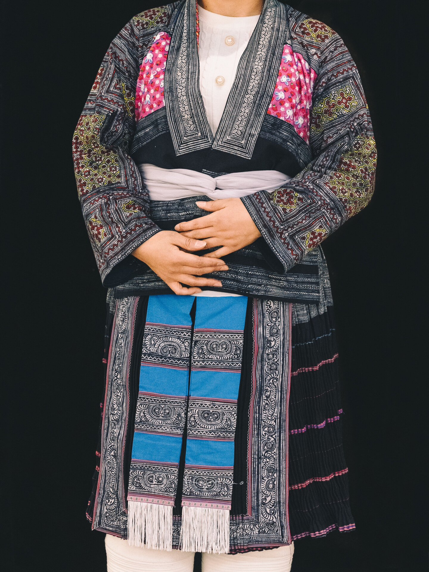 像阿凡达一样,以头发与祖先交互灵魂 在贵州西部的大山深处,有一苗族