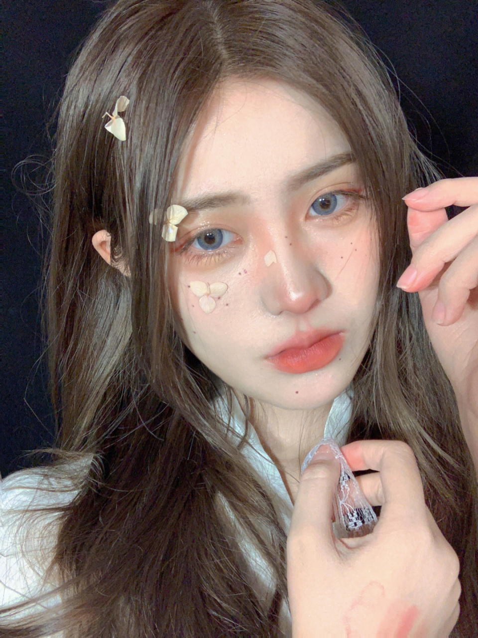 又是一期画中人仿妆,原作是画师 @gua老师画的连翘拟人