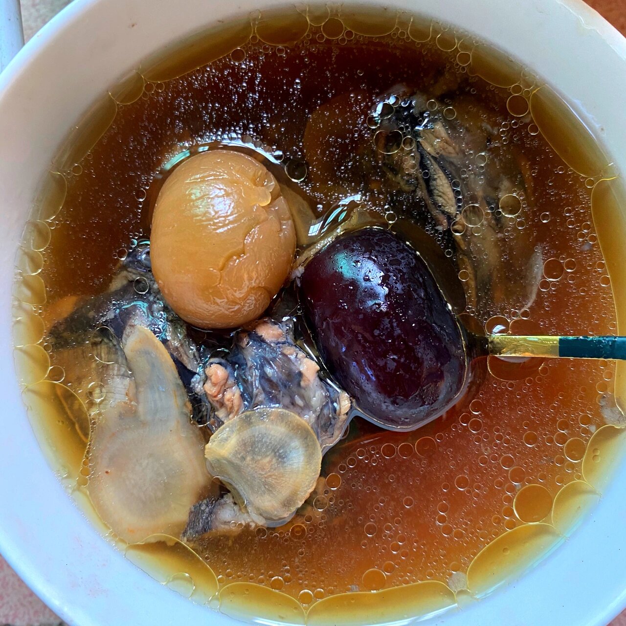 花旗参炖乌鸡,补气养血必备品 适合气虚血虚,月经提前,经色淡,经量少