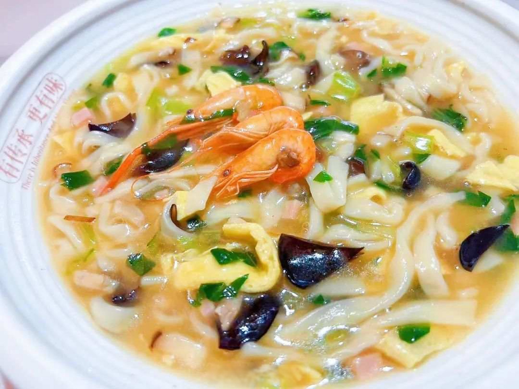 沃面是东阳极富特色的一道美味小吃,经常是大家宴请宾客的压轴戏.