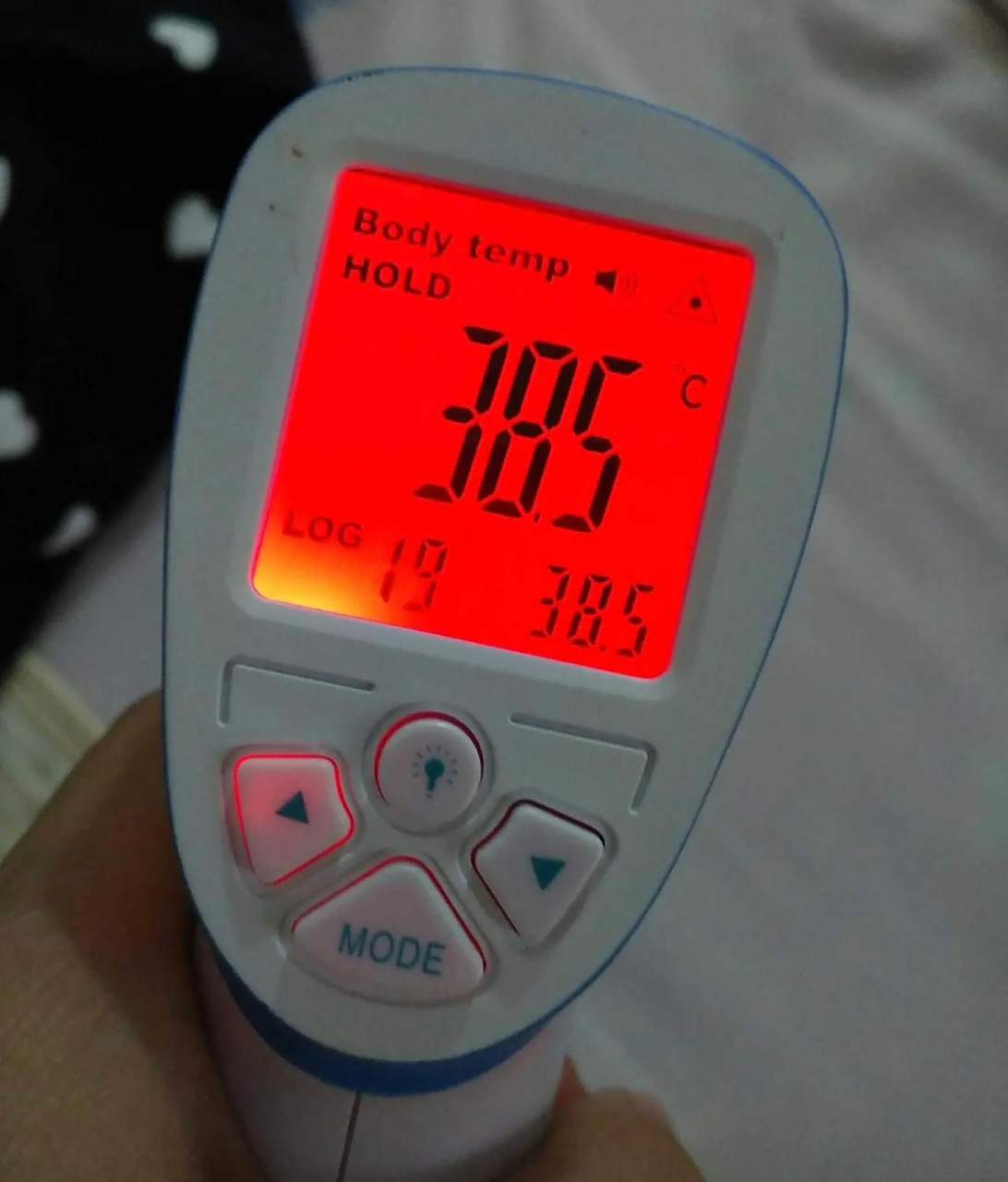 半夜的时候,把我热醒了.  拿温度计一测38度5.