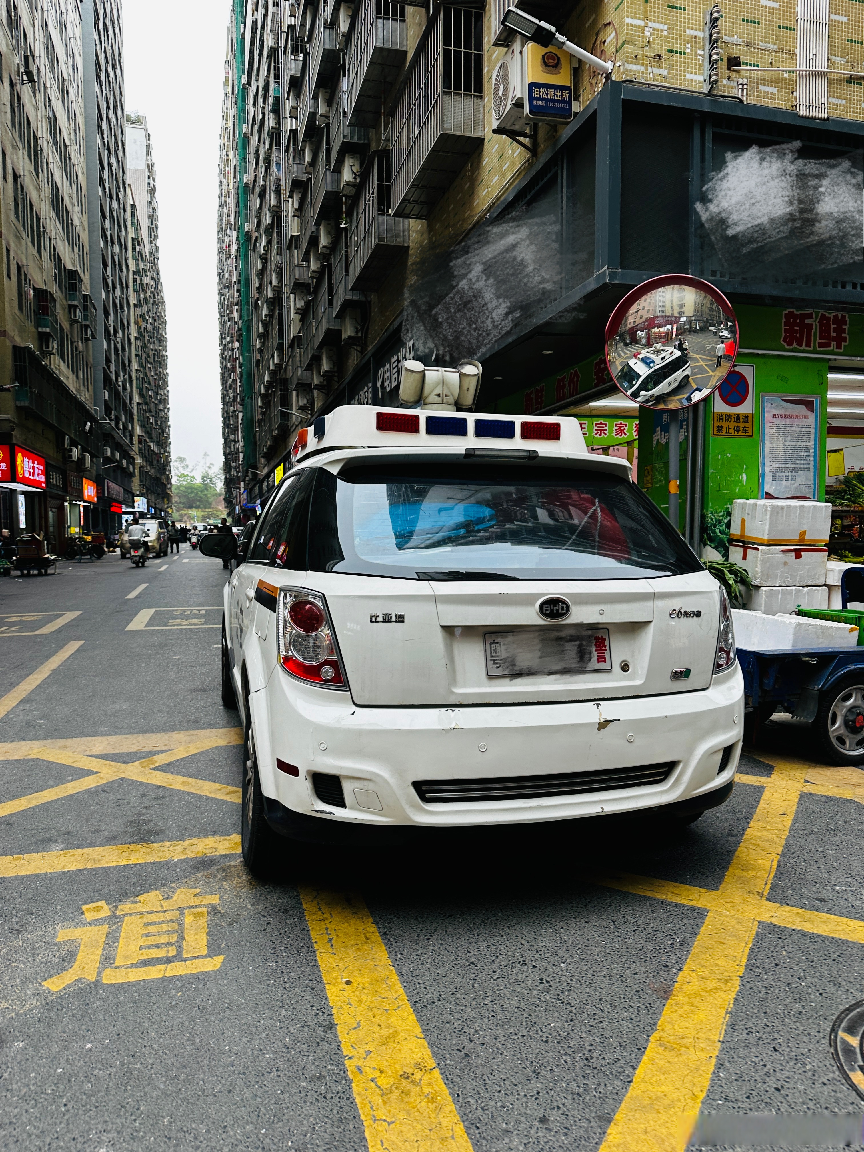 深圳警车之比亚迪e6先行者