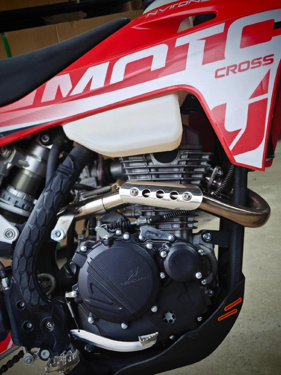 恒舰s2 隆鑫yb250发动机 17kw 四气门六档平衡轴 z300同款直连减震