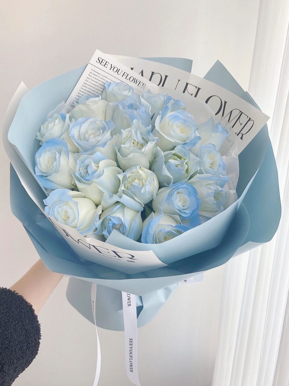 深圳花店 | 龙岗花店 | 深圳订花 | 蓝色玫瑰花束 | 碎冰蓝白玫瑰