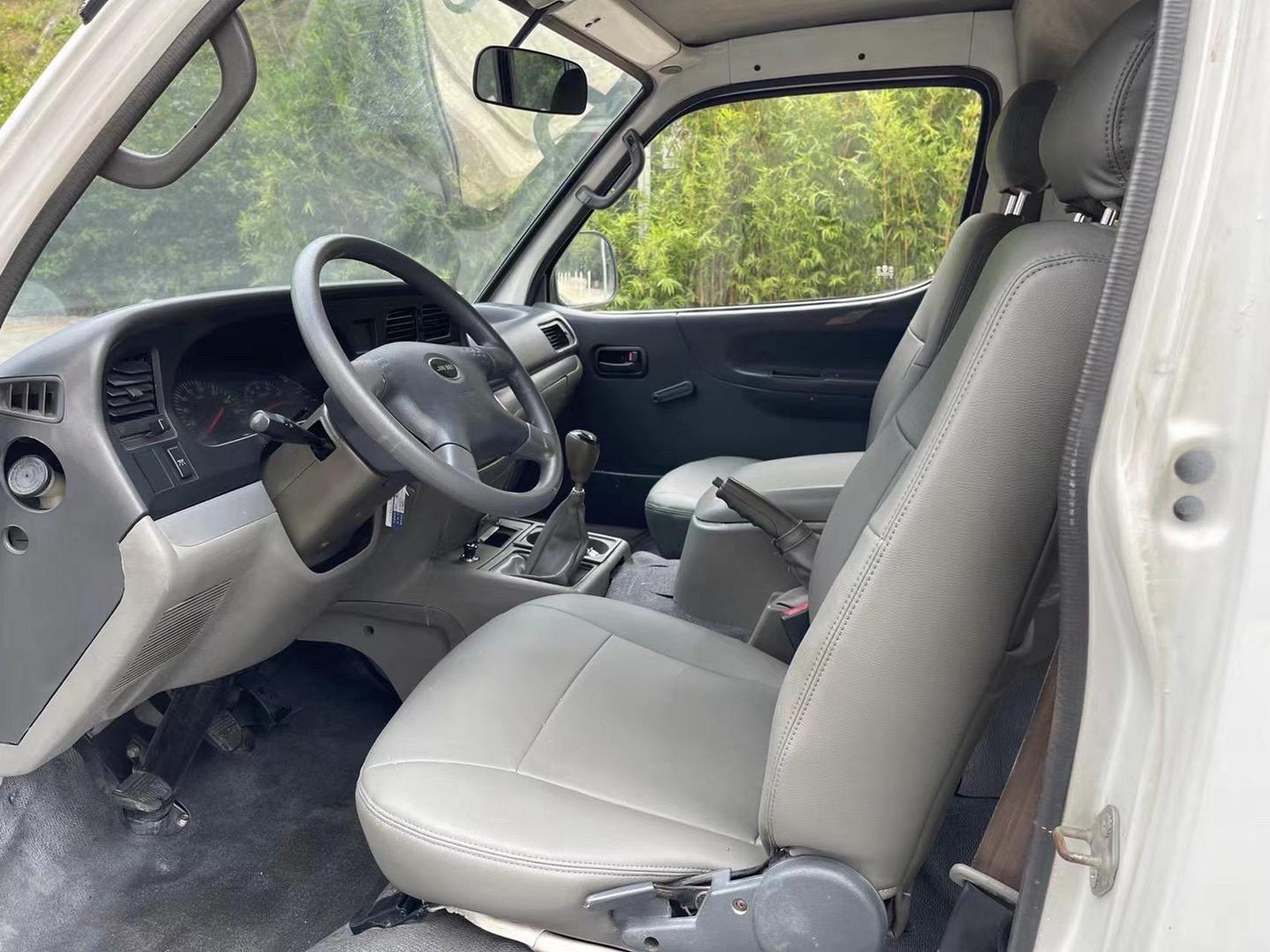 2016年金杯海狮,2.0手动档,蓝牌9座,空间王,后排长3米,拉人拉货首选!