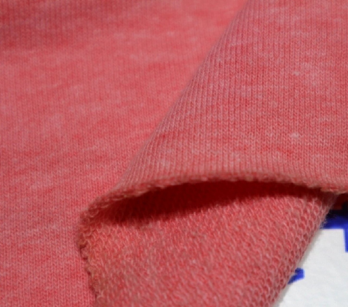 英文名:french terry,是一款常见的针织面料