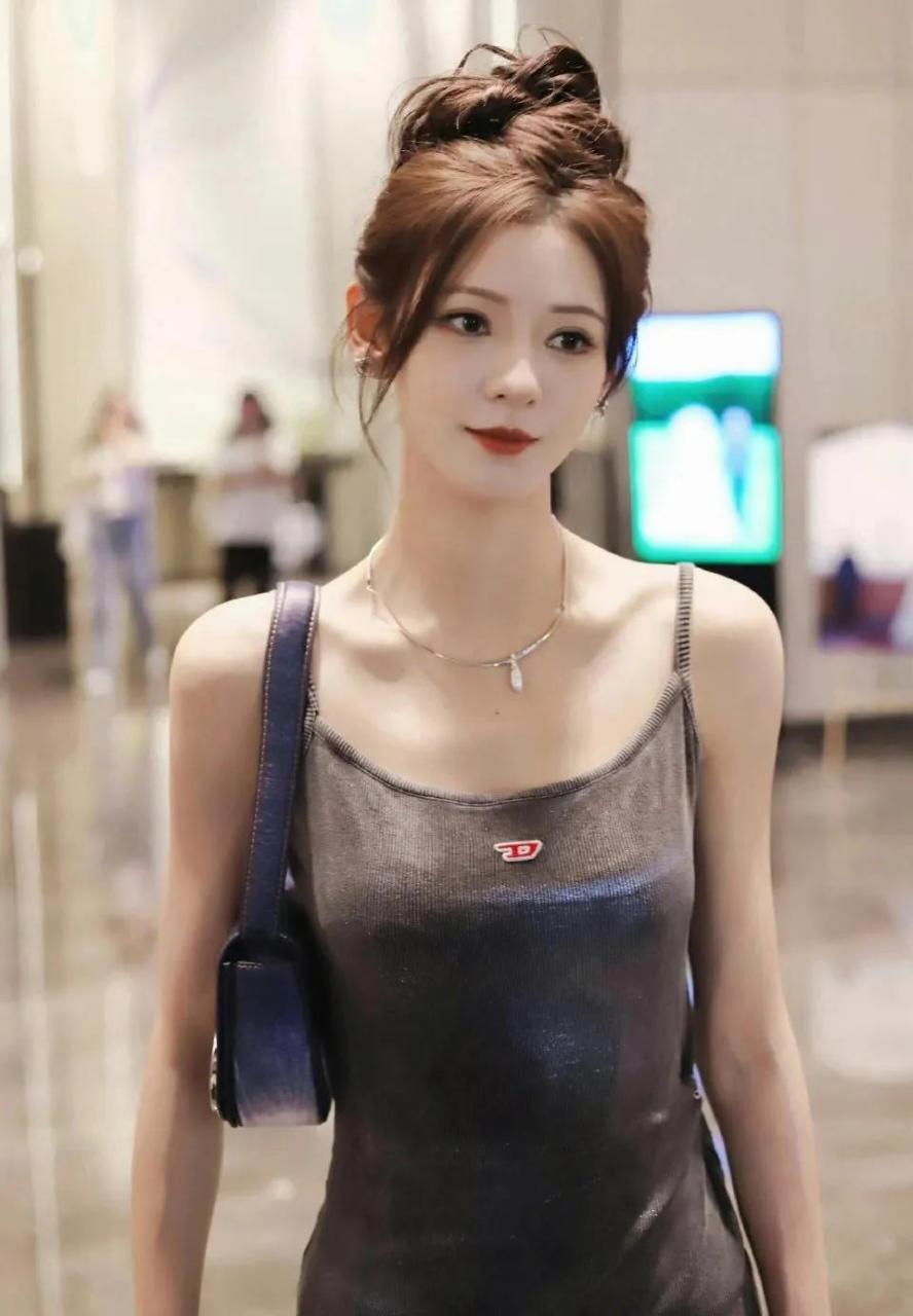 今天的减肥动力是张予曦给的,她不吃饭的嘛