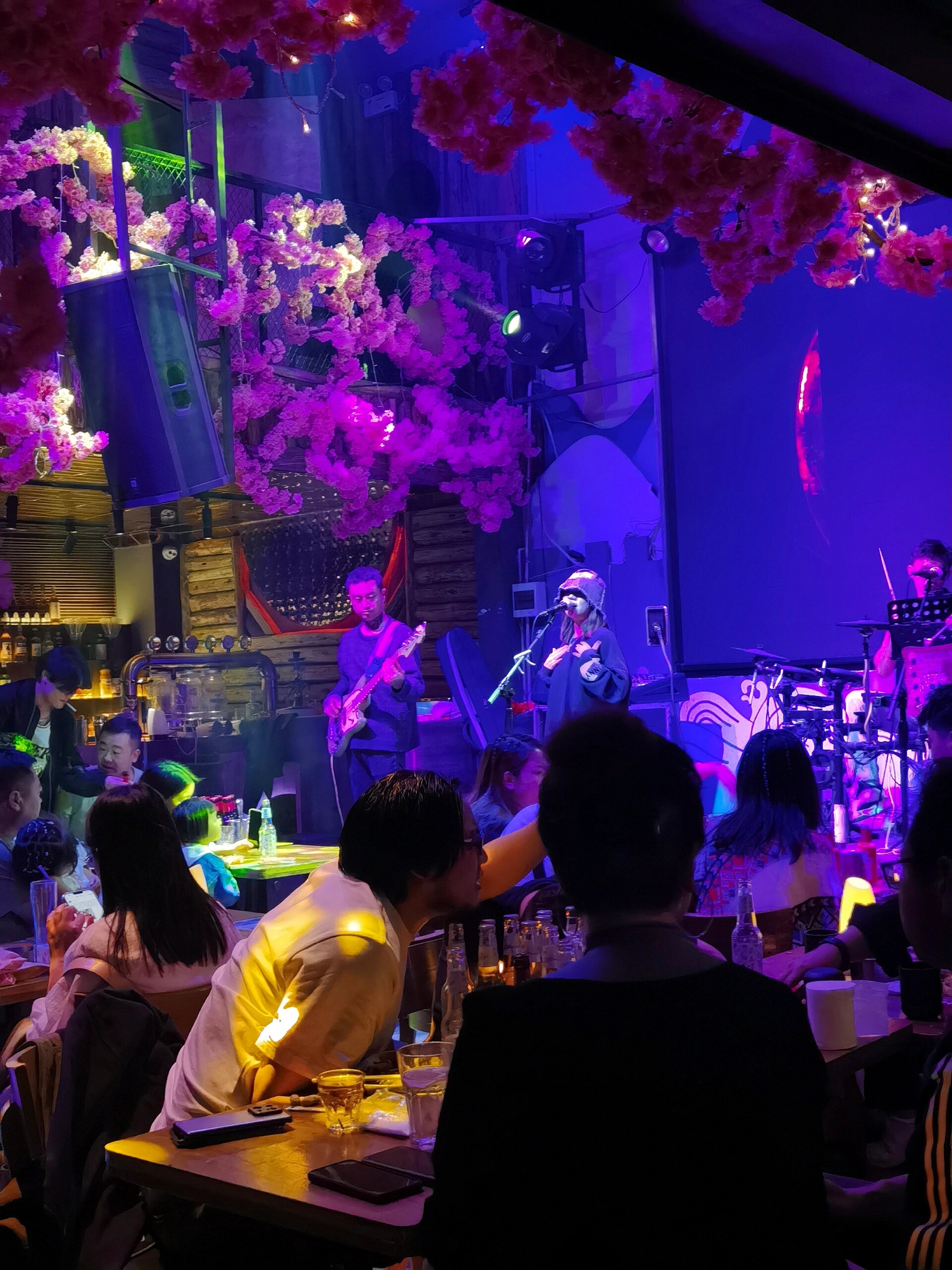 大理|艳逅酒吧 不一样的"live house
