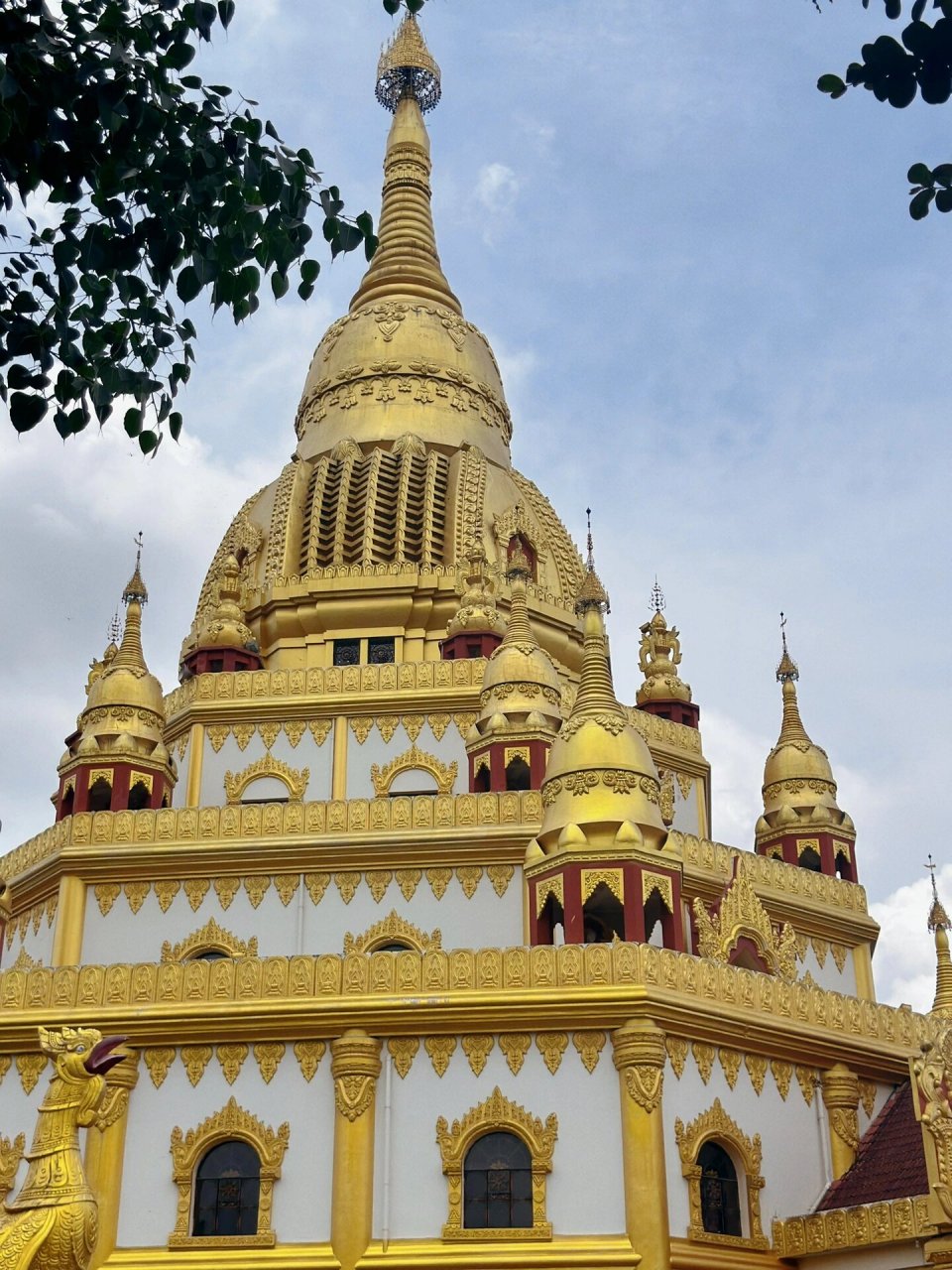 芒市大金塔拍照实用攻略 芒市大金塔拍照实用攻略 7215地点:勐焕