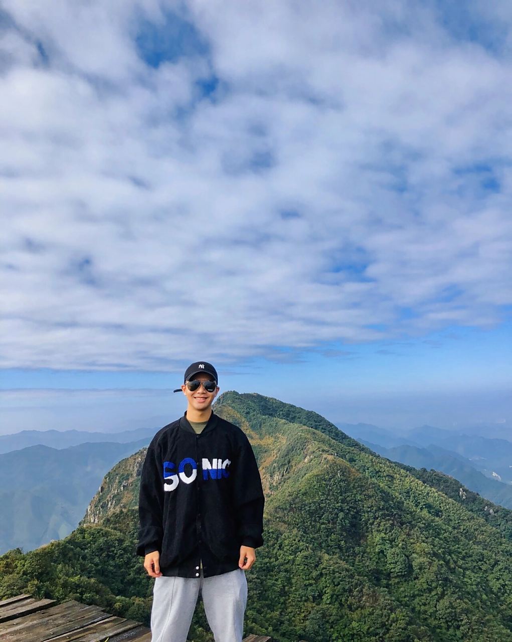 清远清城区第一高峰|大罗山 海拔957米7215 大罗山真是放假爬山