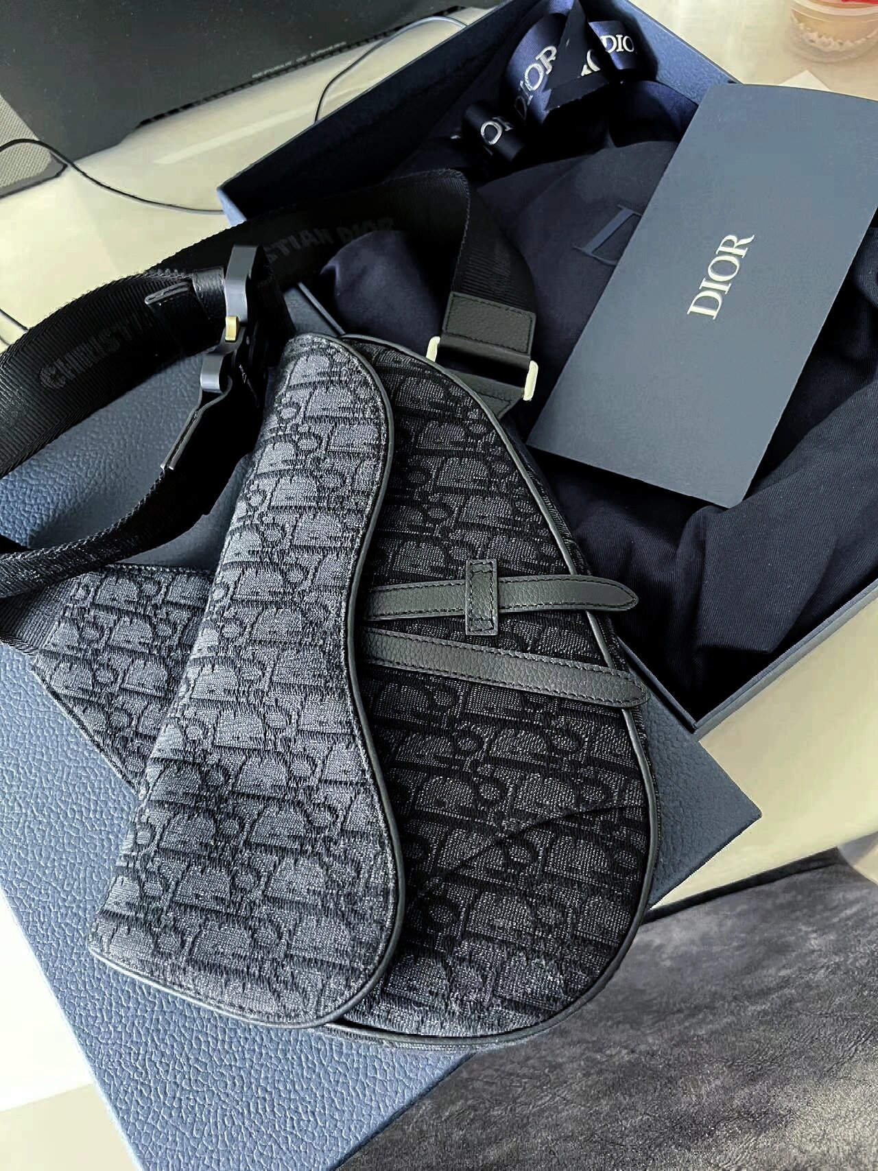 出dior 迪奥男士黑色满印老花马鞍包 6015 【迪奥男士马鞍包 dior