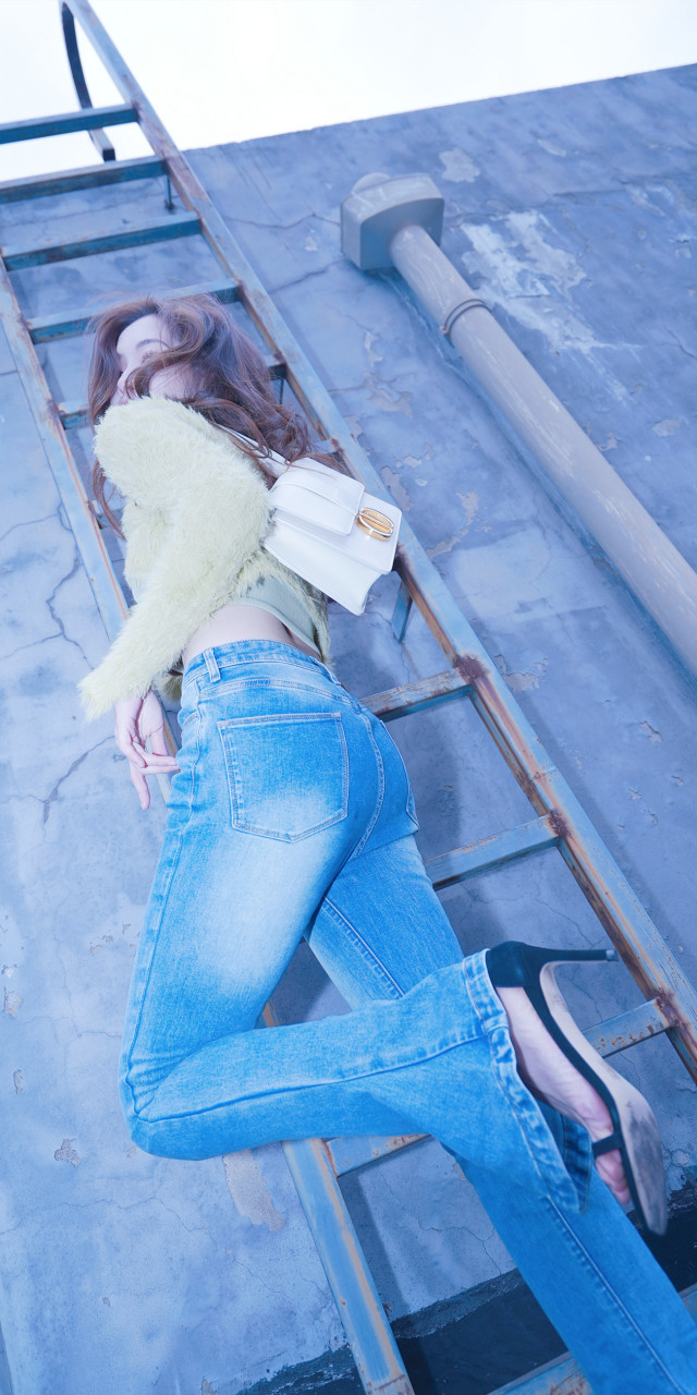 希然iris,时尚大长腿写真壁纸图集