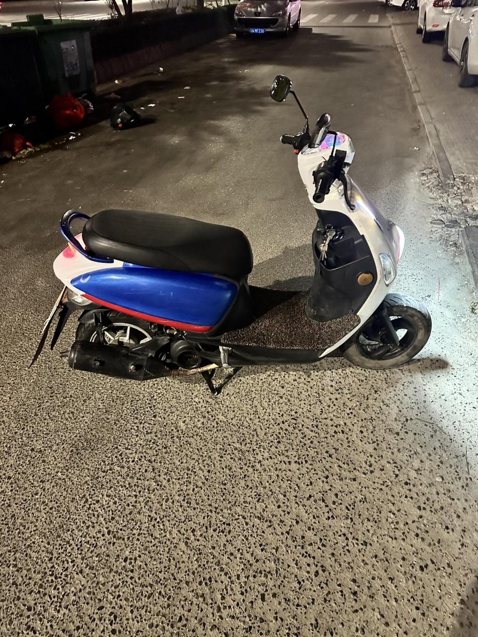 封面开玩笑 电喷酷奇s9 车况非常漂亮 喜欢联系 价格2000