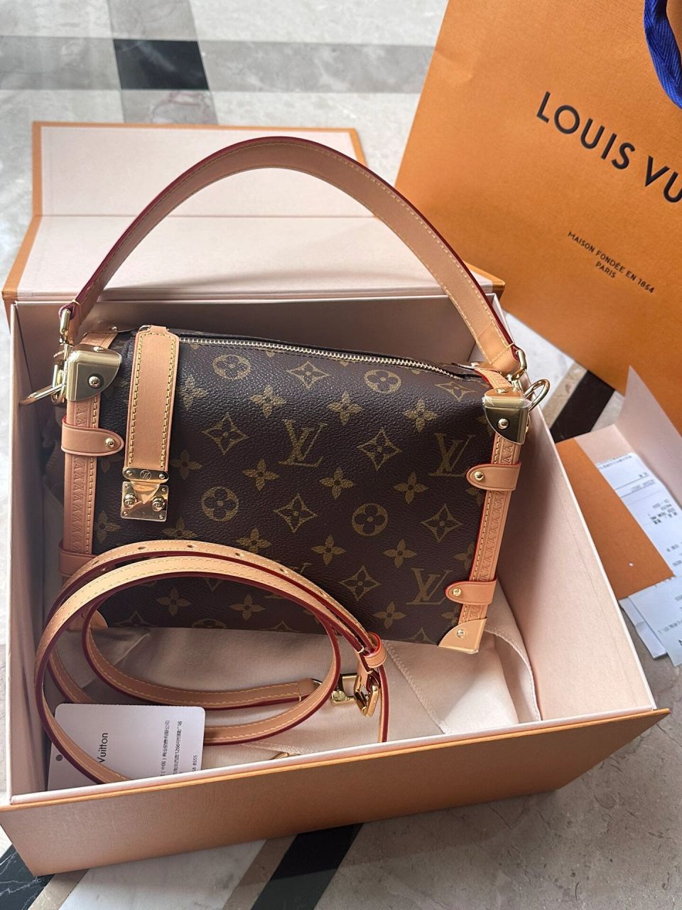 开箱lv trunk 秀款软盒子 5月份sa让我定的,说肯定不后悔.