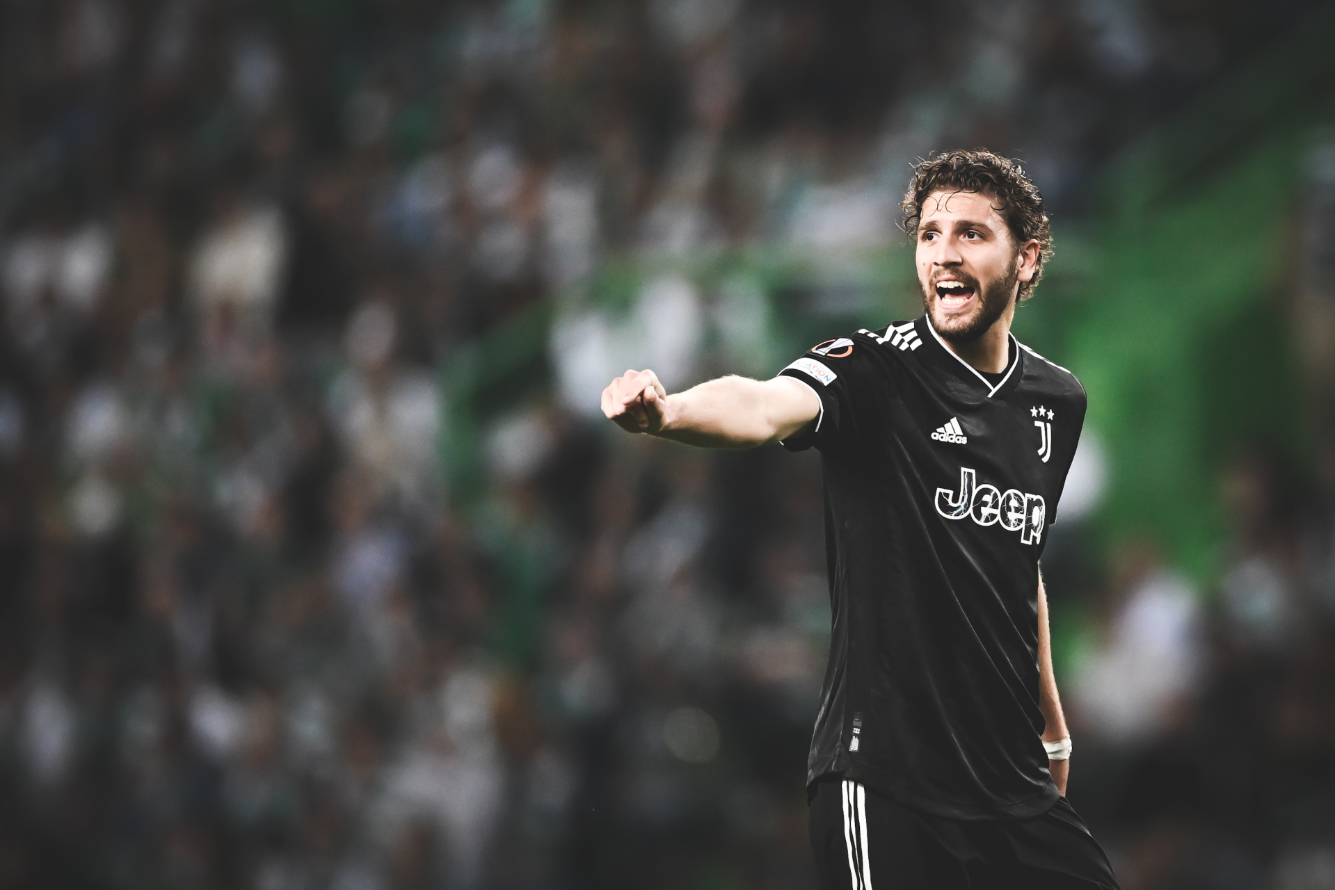 尤文官方公告# 我们在此宣布与曼努埃尔·洛卡特利续约至2028年.