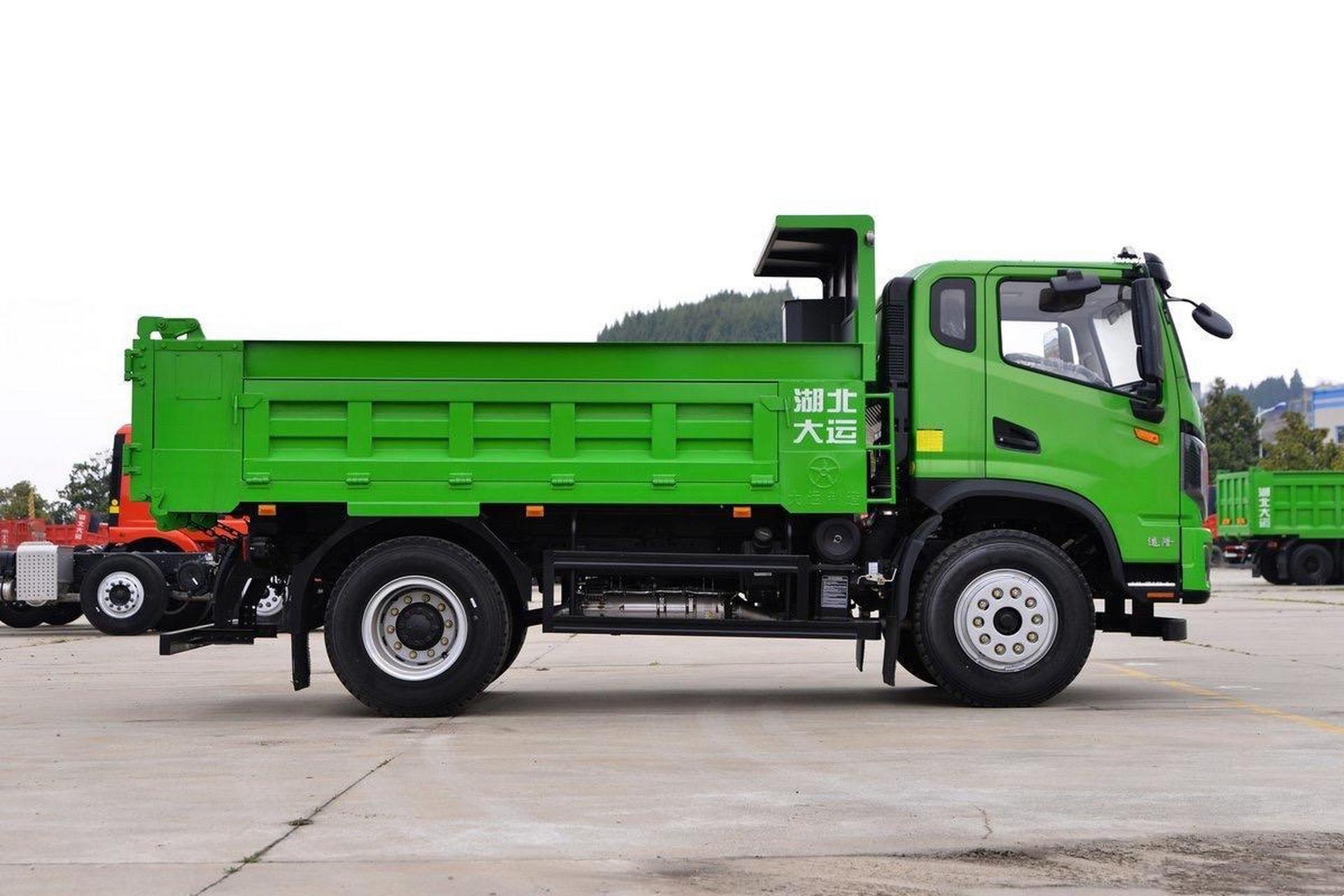 大运运隆环保绿4米自卸渣土车.