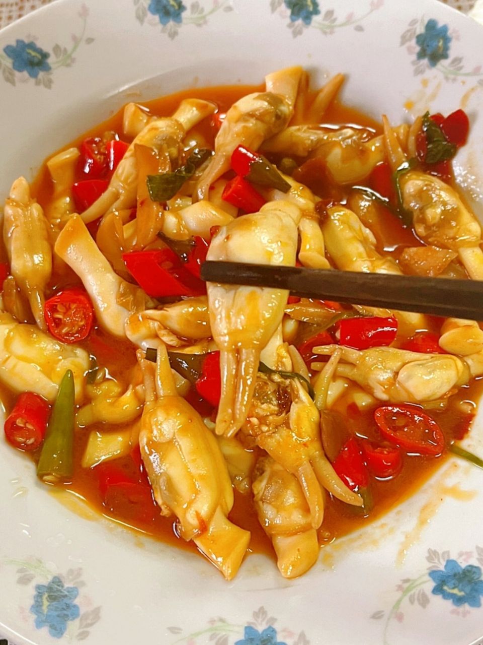 洋葱厨房|辣炒蛏子肉(鲜辣美味) 辣炒蛏子 食材:蛏子,生姜,泡姜(没有