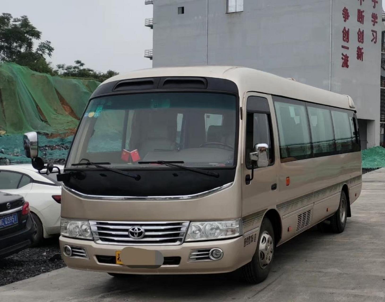 巴士 国产高仿考斯特   仿的有模有样   安能辨我是雄雌9999