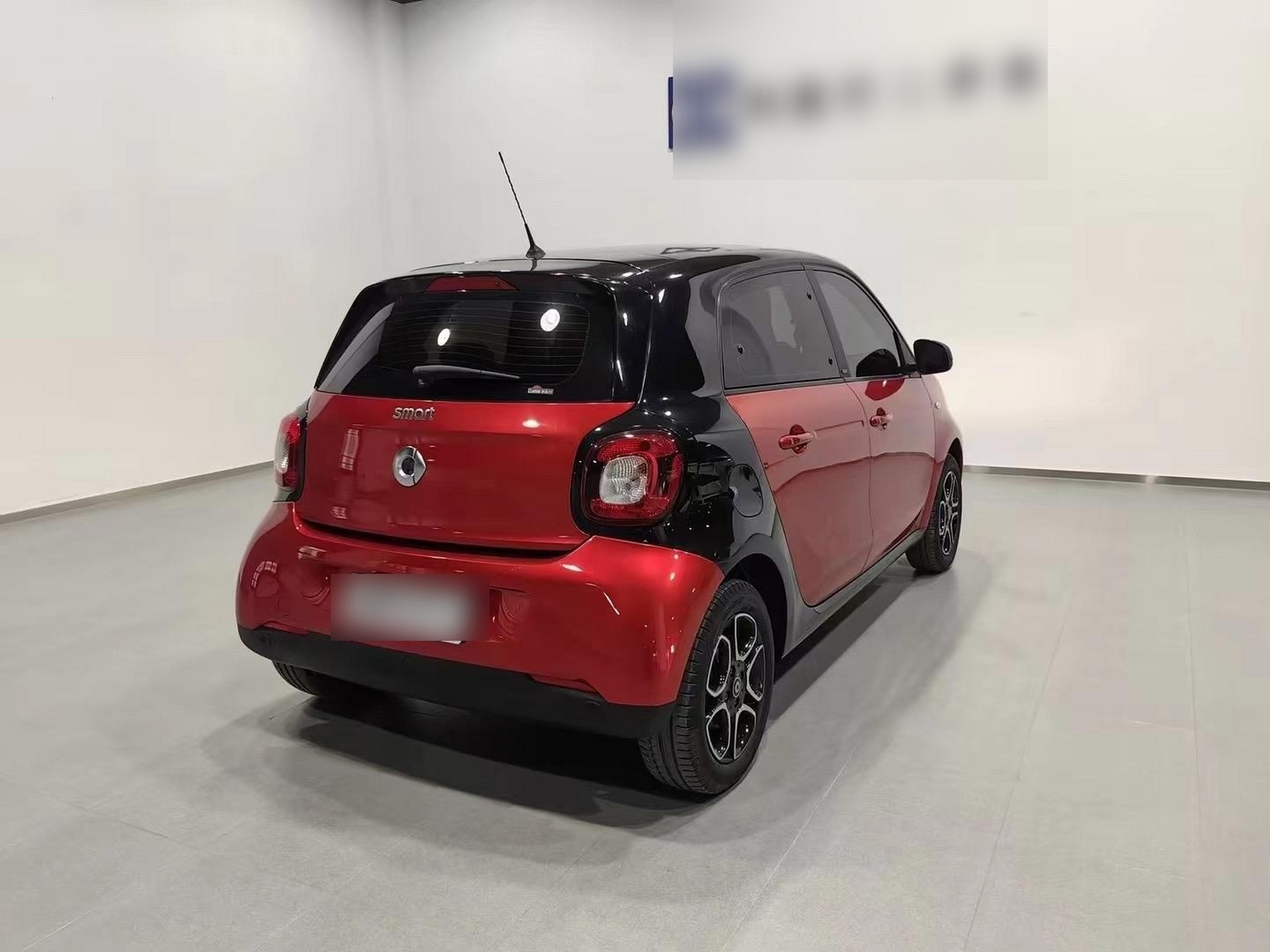 奔驰smart 四门 0.9t 公里数少.2018款 smart forfour 0.